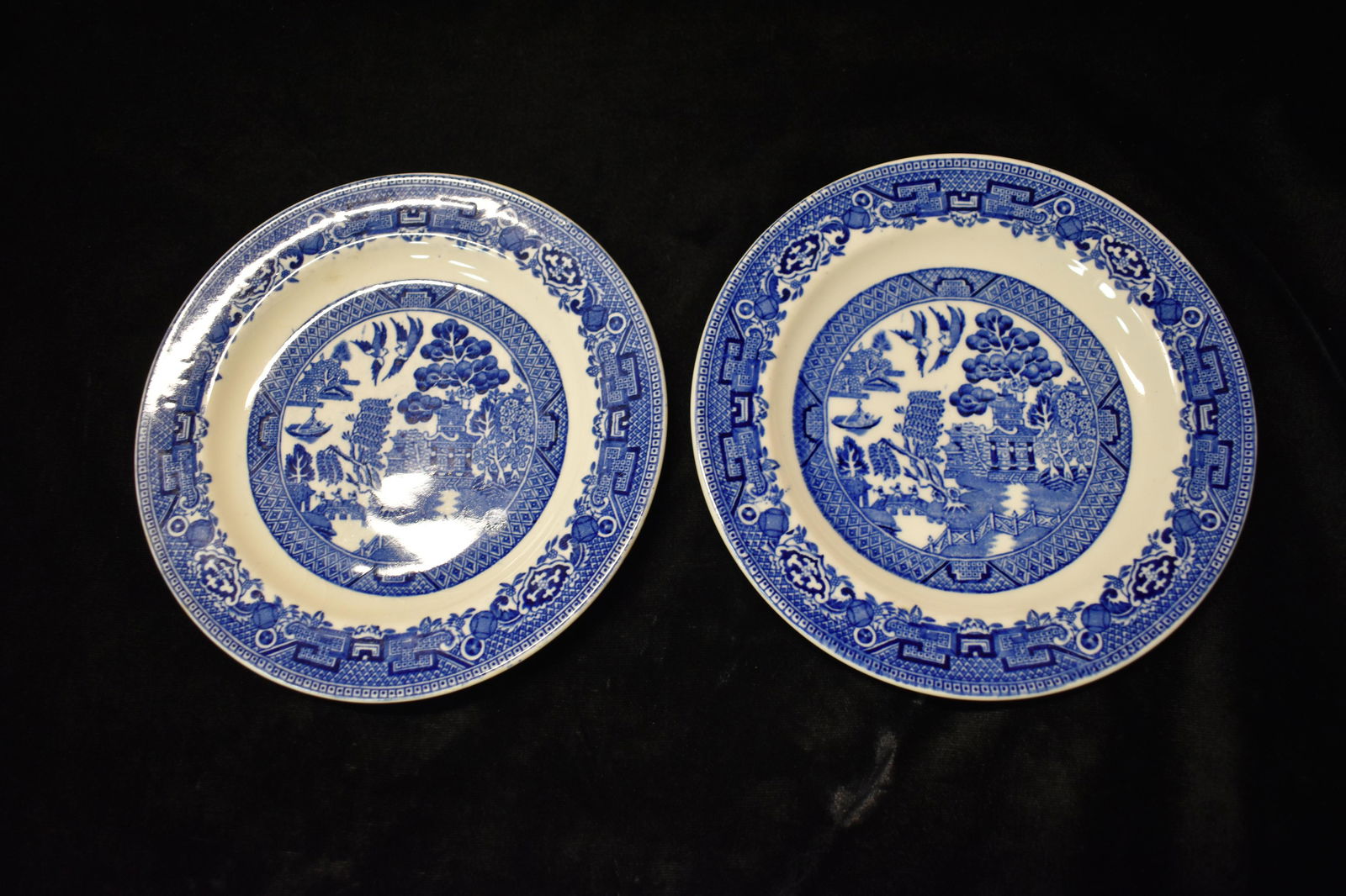 2 Blue Willow Woods Ware Wood & Sons England Rimmed Plates (1 of 4)