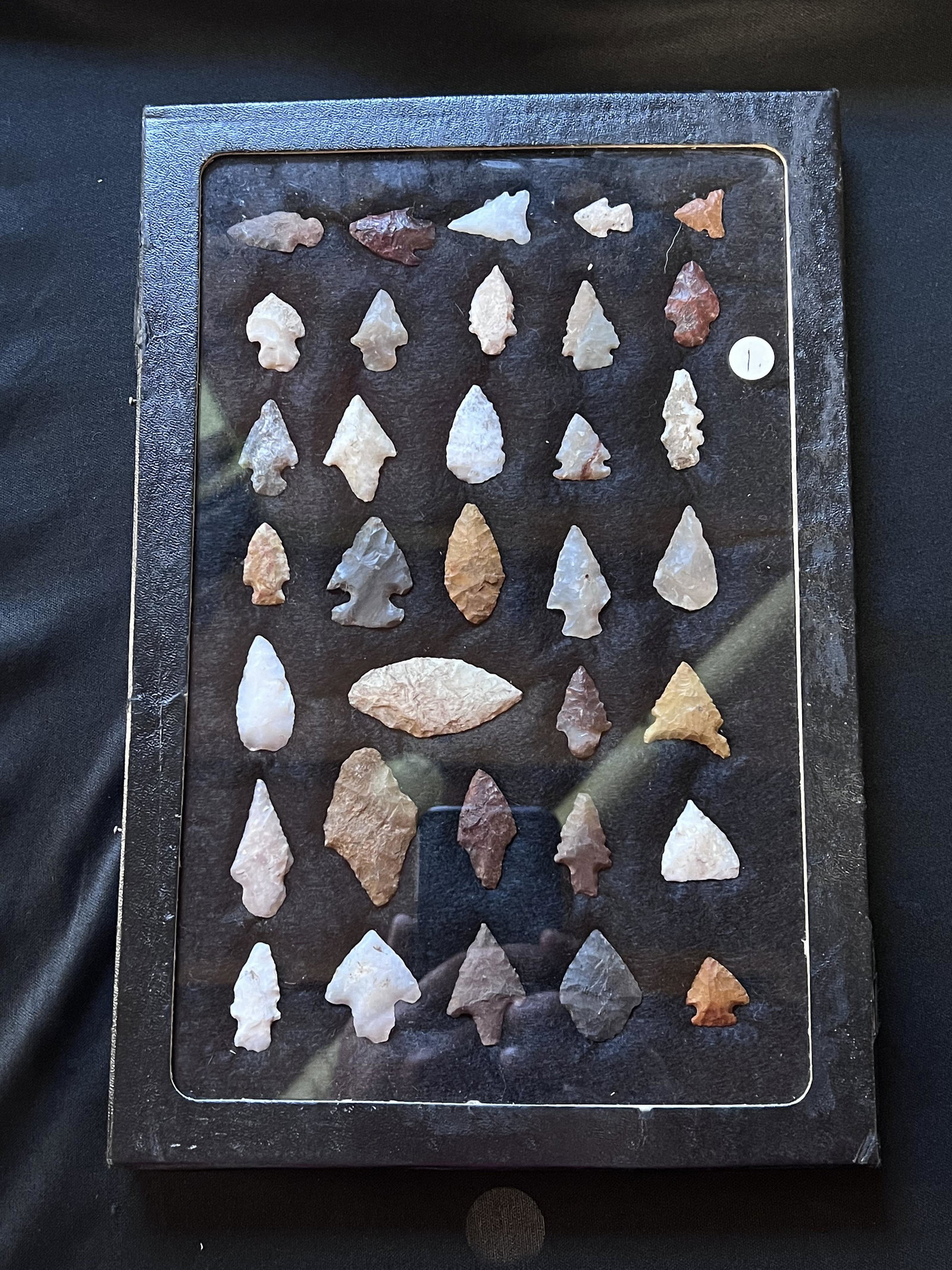 34 Arrowheads found in Arkansas. Includes 2 Evans points. Longest is 1 7/8 inches. Ex: John: 34 Arrowheads found in Arkansas. Includes 2 Evans points. Longest is 1 7/8 inches. Ex: John Grenawalt Collection. The case is included. Ancient prehistoric authentic native american artifacts.