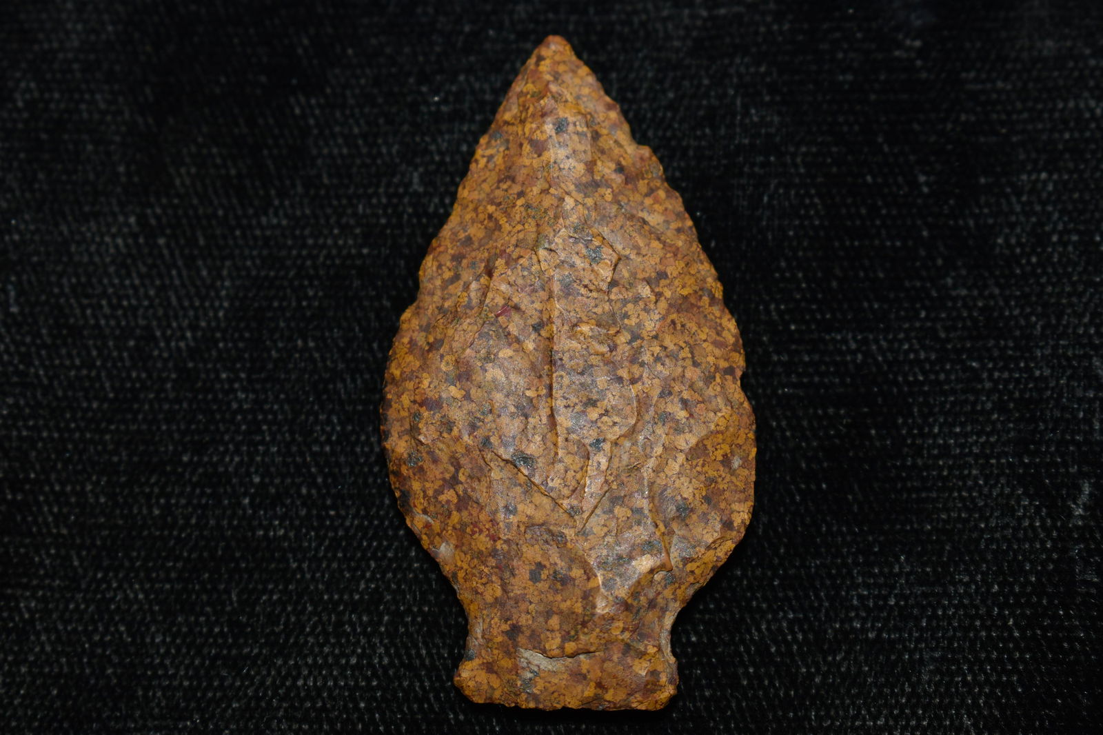 1 3/4" Cedar Valley Jasper Carter found in Dane County, WI Keele COA: 1 3/4" Cedar Valley Jasper Carter found in Dane County, WI. What this point lacks in size it makes up for under magnification. It is a wild stone with small round different color jasper stones compact