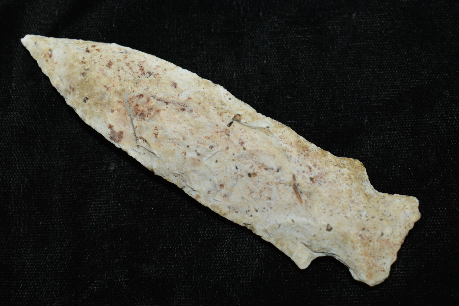 4 1/4" Etley found in Scotland County, Missouri: 4 1/4" Etley found in Scotland County, Missouri by Rodney Gray. Ancient prehistoric authentic native american artifacts.