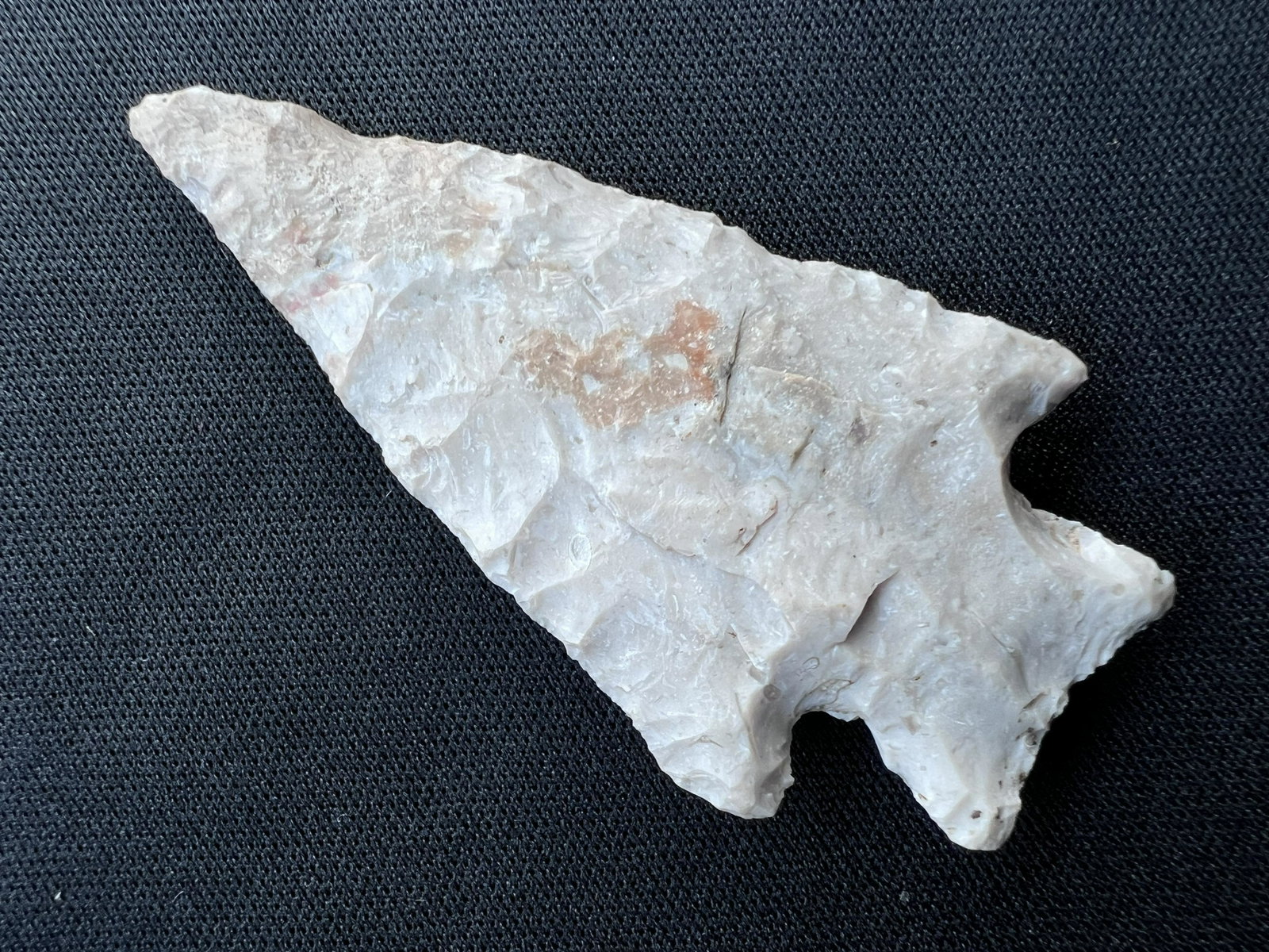 2 5/8" Apple Creek Arrowhead Found in Pike Co. Illinois by Leslie Stolte near Barry.: 2 5/8" Apple Creek Arrowhead Found in Pike Co. Illinois by Leslie Stolte near Barry. Ancient prehistoric authentic native american artifacts.