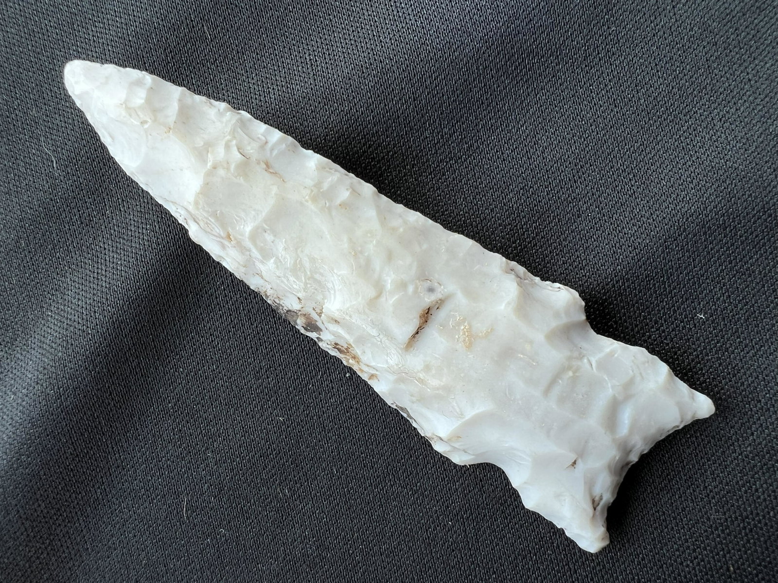 3 7/16" Graham Cave Arrowhead. Found in Mercer Co. Illinois by Bob Bloomfield in Koresko Creek.: 3 7/16" Graham Cave Arrowhead. Found in Mercer Co. Illinois by Bob Bloomfield in Koresko Creek. Ex: Steve Manos collection. Ancient prehistoric authentic native american artifacts.