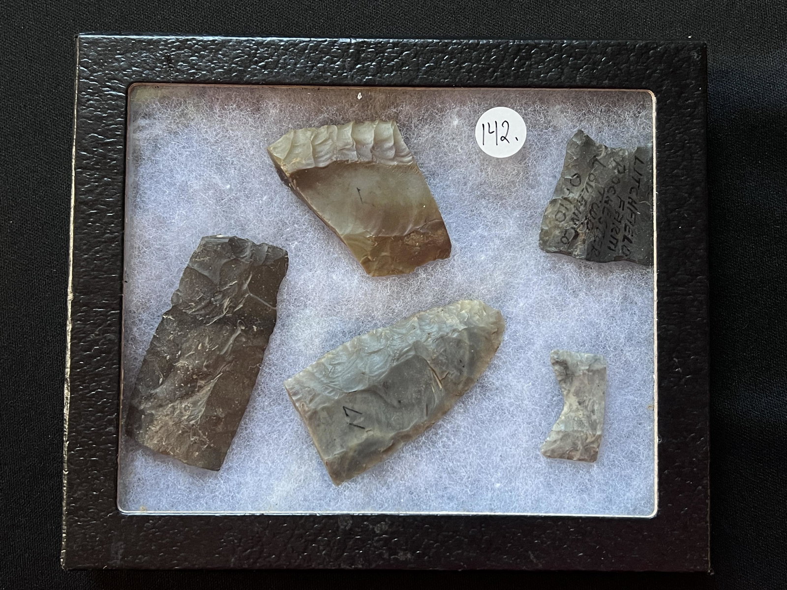 Case of 5 Paleo Damaged Arrowheads. Most are Clovis's. Longest is 2 1/4 inches. Found in Ohio.: Case of 5 Paleo Damaged Arrowheads. Most are Clovis's. Longest is 2 1/4 inches. Found in Ohio. Ex: John Grenawalt Collection. The case is included. Ancient prehistoric authentic native american artifa