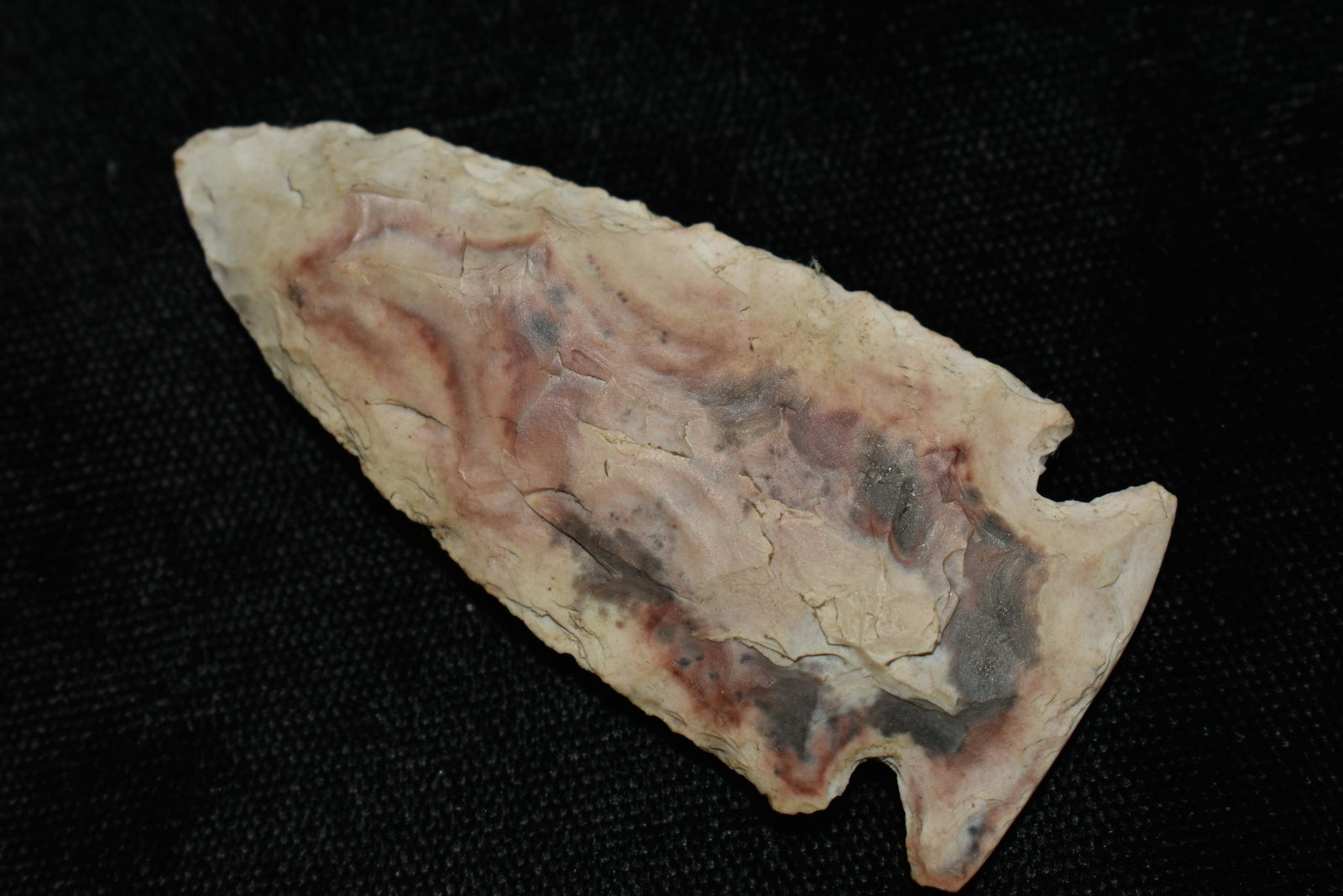 2 1/4" Heat treated Gray Tabular Kirk Corner Notch Arrowhead found in Scotland Co., Mo: 2 1/4" Heat treated Gray Tabular Kirk Corner Notch Arrowhead found in Scotland Co., Mo. Very nice piece with great color for the material type. Ancient prehistoric authentic native american artifacts.