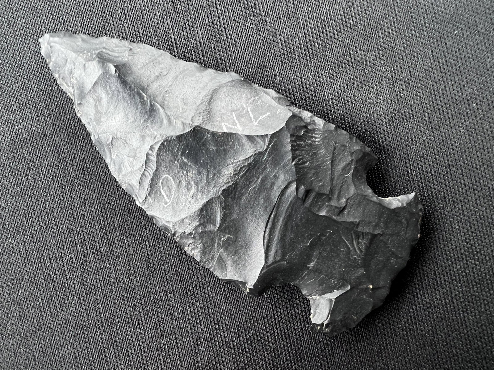 2 7/8" Gibson Found in Kentucky. Ex: Walt McIntyre Collection.: 2 7/8" Gibson Found in Kentucky. Ex: Walt McIntyre Collection. Ancient prehistoric authentic native american artifacts.