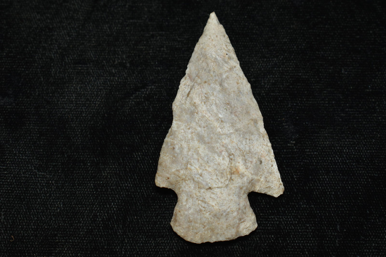 2 3/8" Apple Creek Arrowhead found in Scotland County, Mo: 2 3/8" Apple Creek found in Scotland County, Mo by Rodney Gray Ancient prehistoric authentic native american artifacts.
