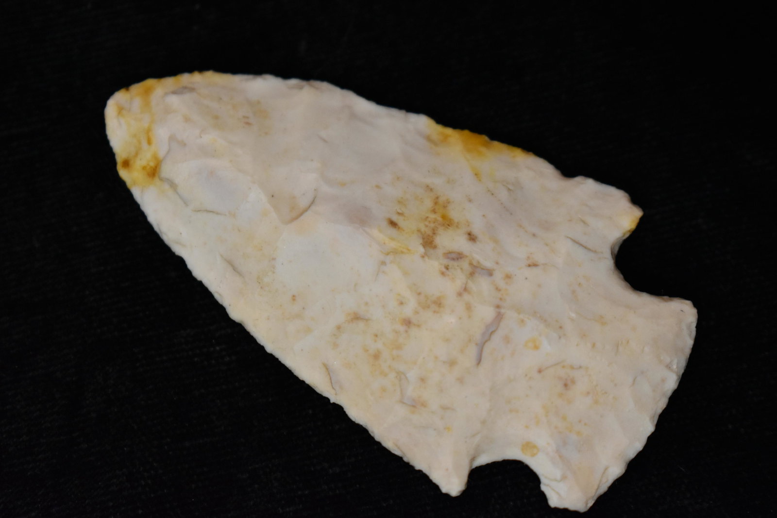 2 1/2" Gibson Arrowhead found in Scotland Co., Missouri: 2 1/2" Gibson Arrowhead found in Scotland Co., Missouri by Rodney Gray. Ancient prehistoric authentic native american artifacts.