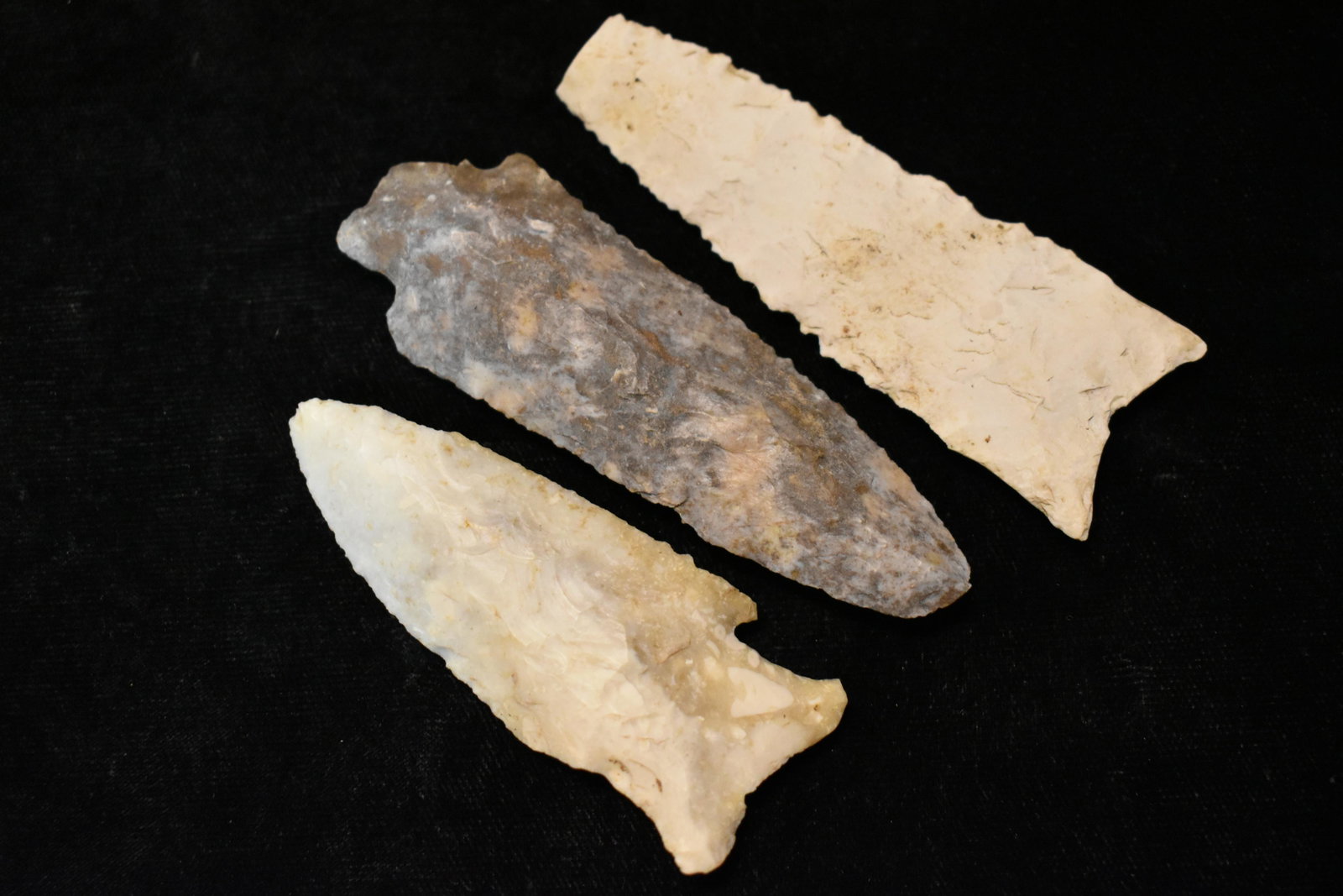 3 Heartbreaker Arrowheads - Hardin, Dalton and Heavy Duty: 3 Heartbreaker Arrowheads - Hardin, Dalton and Heavy Duty found in Stark County Illinois by Eugene Nichols. They measure 2 5/8" to 3 1/8" Ancient prehistoric authentic native american artifacts.