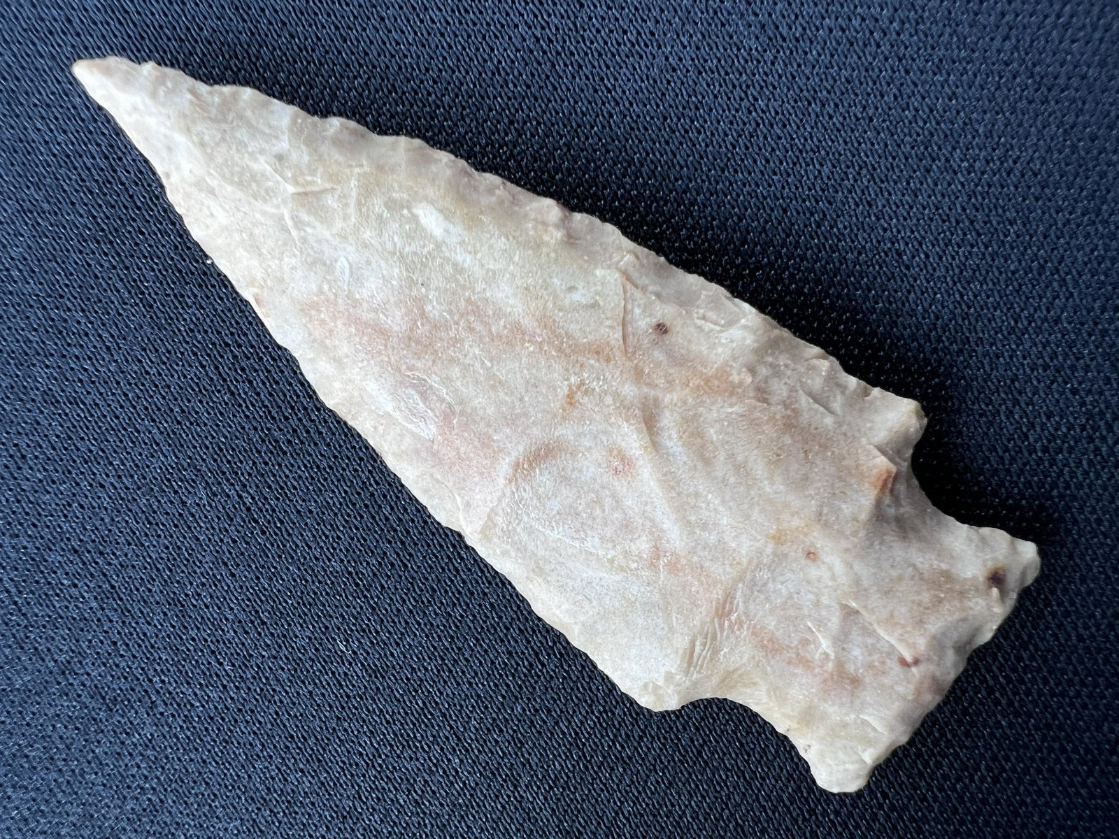 2 3/8" Early Stemmed Texas Arrowhead. Ex: Ben Winchester Museum Collection.: 2 3/8" Early Stemmed Texas Arrowhead. Ex: Ben Winchester Museum Collection. Ancient prehistoric authentic native american artifacts.