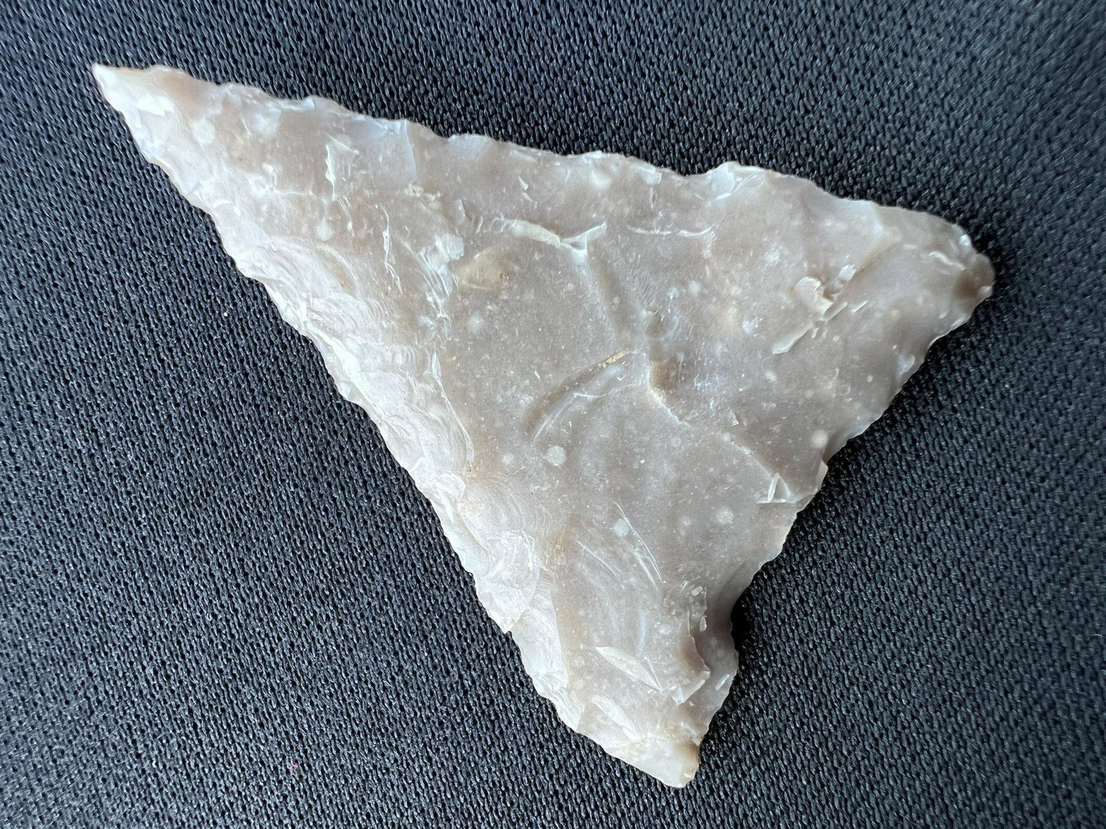1 11/16" early Texas Triangle. Ex: Ben Winchester Museum Collection.: 1 11/16" early Texas Triangle. Ex: Ben Winchester Museum Collection. Ancient prehistoric authentic native american artifacts.
