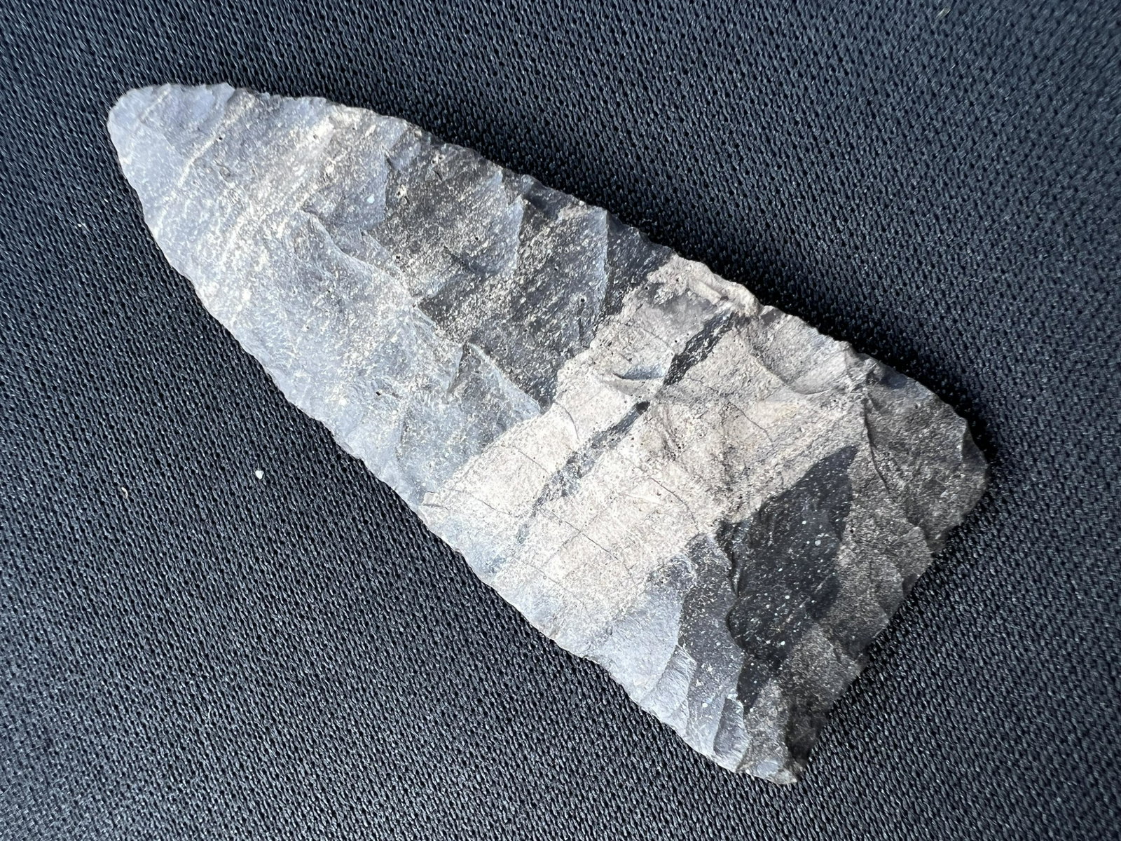 2 3/16" Early Texas Triangle. Ex: Ben Winchester Museum Collection.: 2 3/16" Early Texas Triangle. Ex: Ben Winchester Museum Collection. Ancient prehistoric authentic native american artifacts.