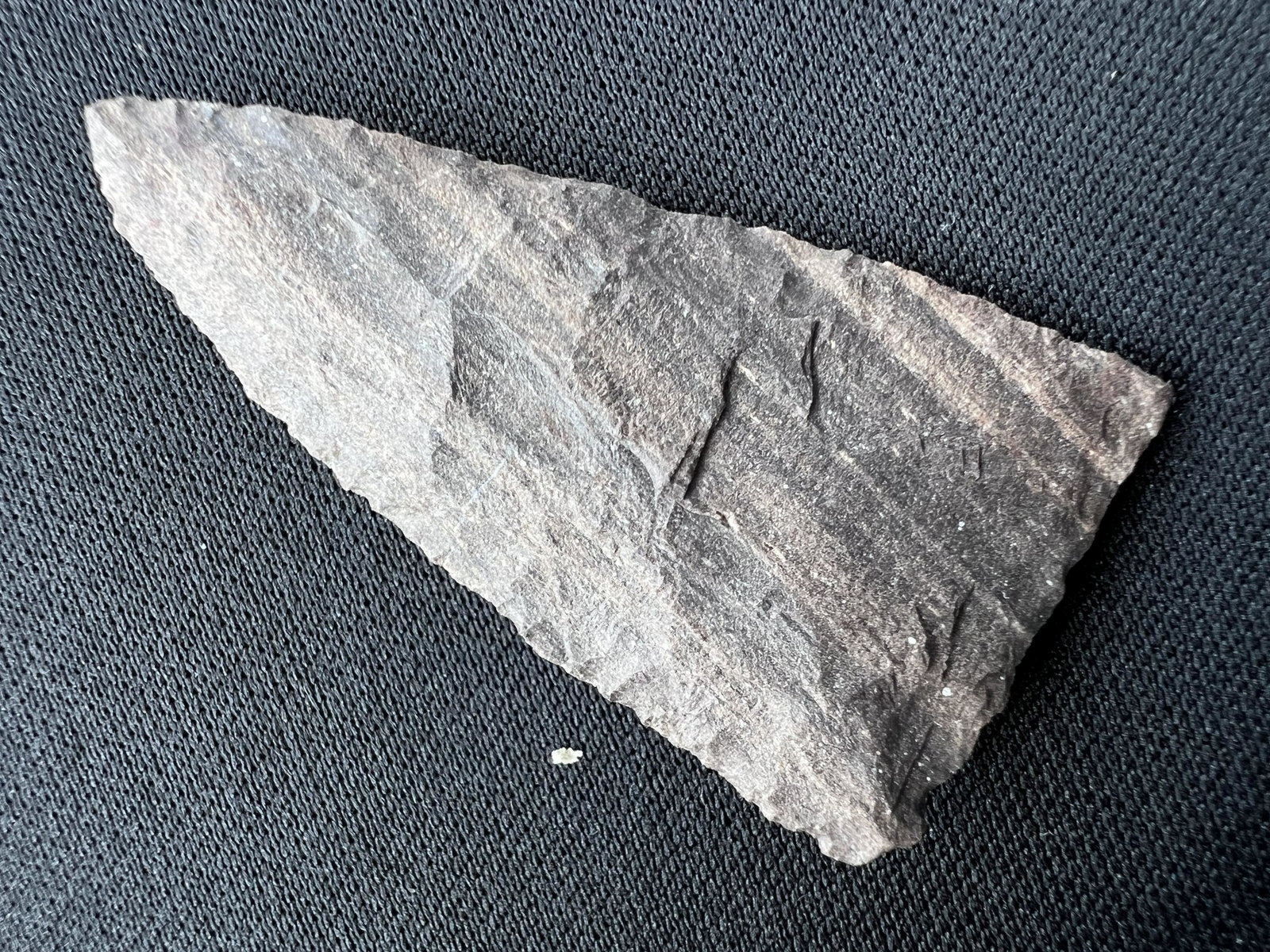 1 7/8" Early Texas Triangle. Ex: Ben Winchester Museum Collection.: 1 7/8" Early Texas Triangle. Ex: Ben Winchester Museum Collection. Ancient prehistoric authentic native american artifacts.