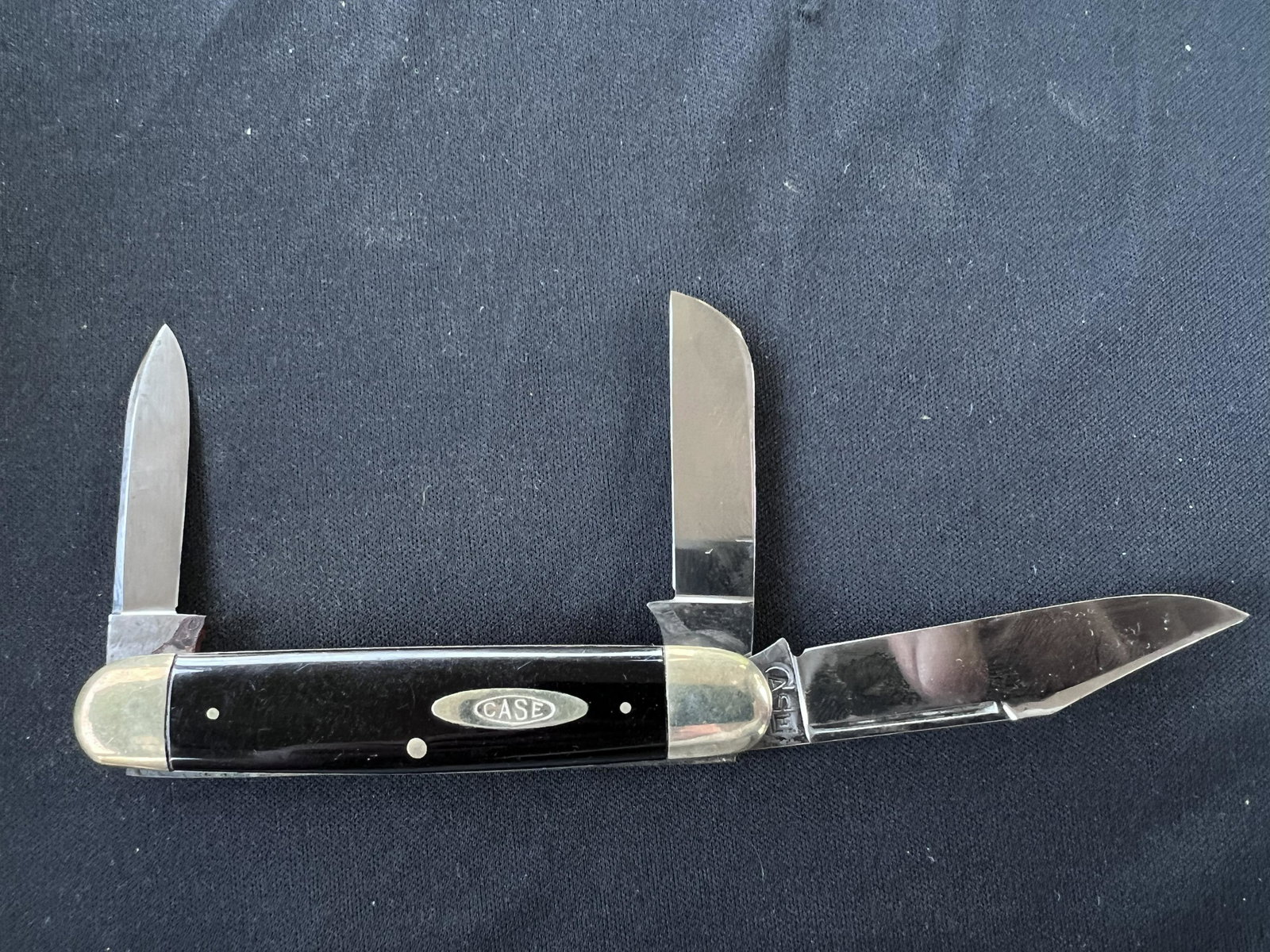 Case XX 3 Blade Pocket Knife in Great Condition. Measures 3 5/8 inches closed.: Case XX 3 Blade Pocket Knife in Great Condition. Measures 3 5/8 inches closed.