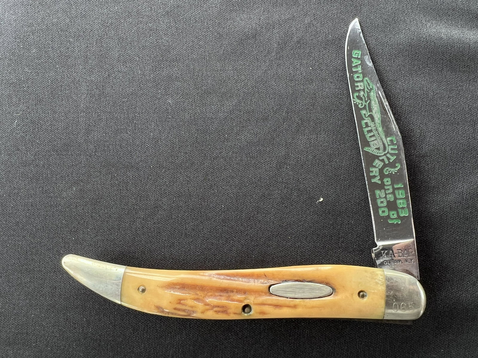 Ka-Bar 065 Gator Club Cutlery 1983 one of 200 Antler handle single blade knife in great condition.: Ka-Bar 065 Gator Club Cutlery 1983 one of 200 Antler handle single blade knife in great condition. Measures 5 inches closed.