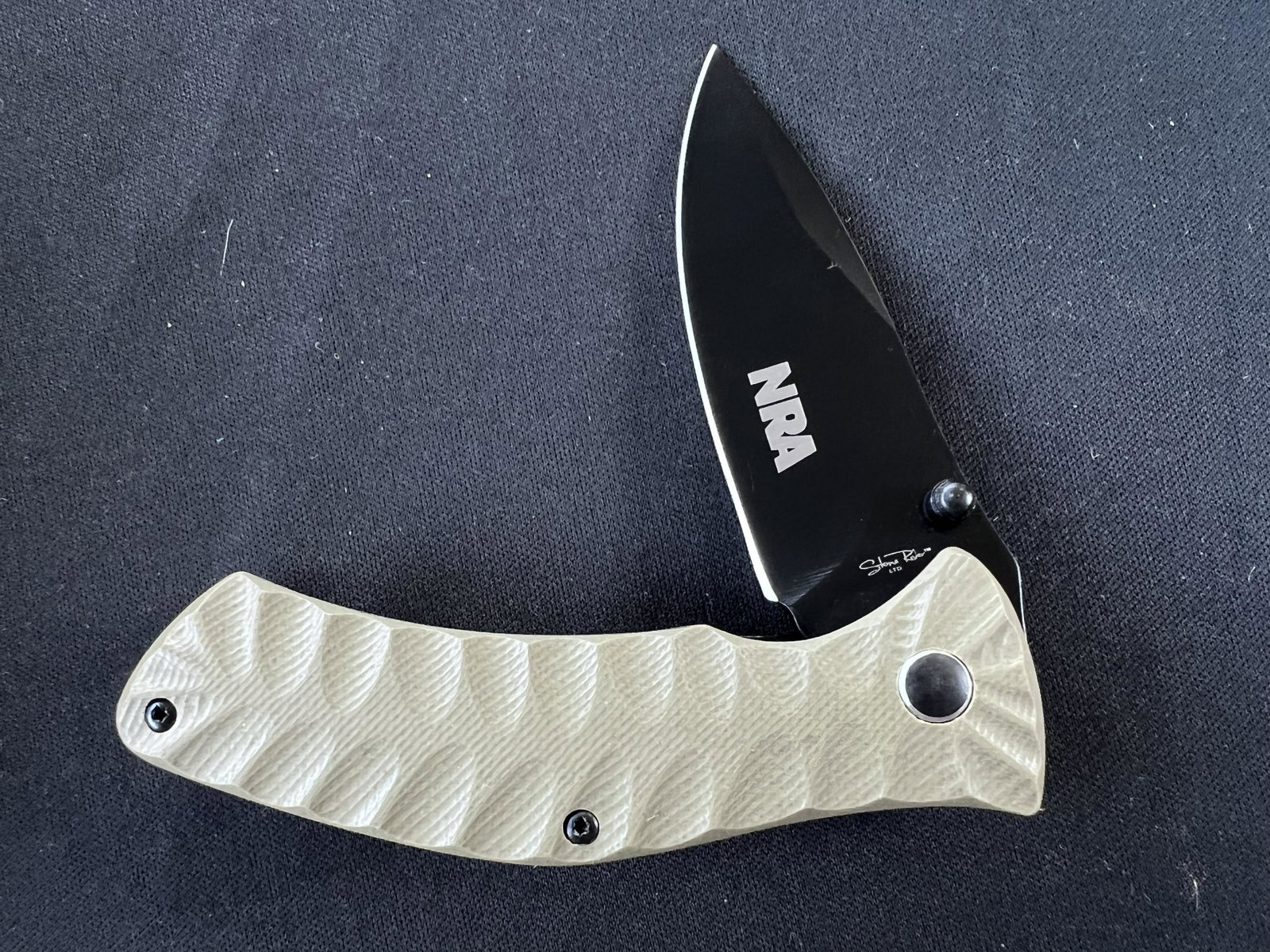 NRA CM1300849 Green Coyote Knife New in The Original Box.: NRA CM1300849 Green Coyote Knife New in The Original Box.