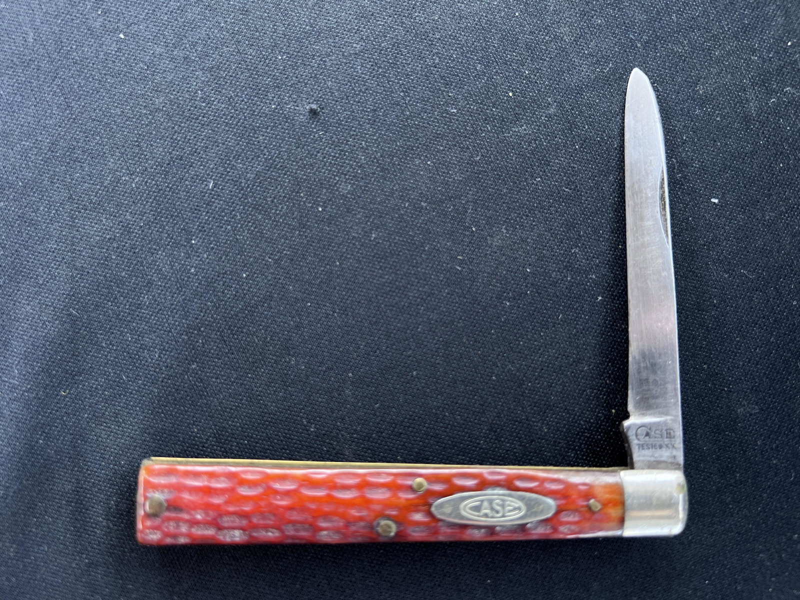 Case Tested XX single blade red bone handle pocket knife in great condition. Measures 3 5/8inches: Case Tested XX single blade red bone handle pocket knife in great condition. Measures 3 5/8inches closed.