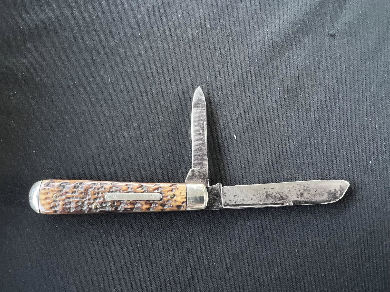 Schrade Cut Co. Walden N.Y. 2 Blade bone handle pocket knife. Measures 3 1/4 inches closed.: Schrade Cut Co. Walden N.Y. 2 Blade bone handle pocket knife. Measures 3 1/4 inches closed.