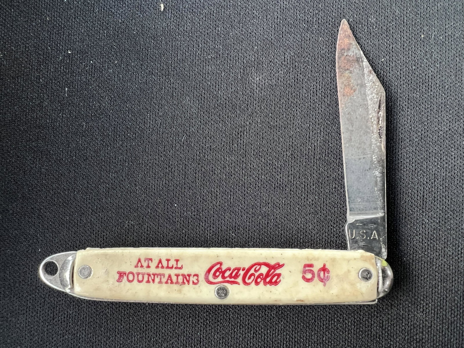 Coca-Cola Vintage Pocket Knife Made in the U.S.A. Measures 2 7/8 inches closed.: Coca-Cola Vintage Pocket Knife Made in the U.S.A. Measures 2 7/8 inches closed.