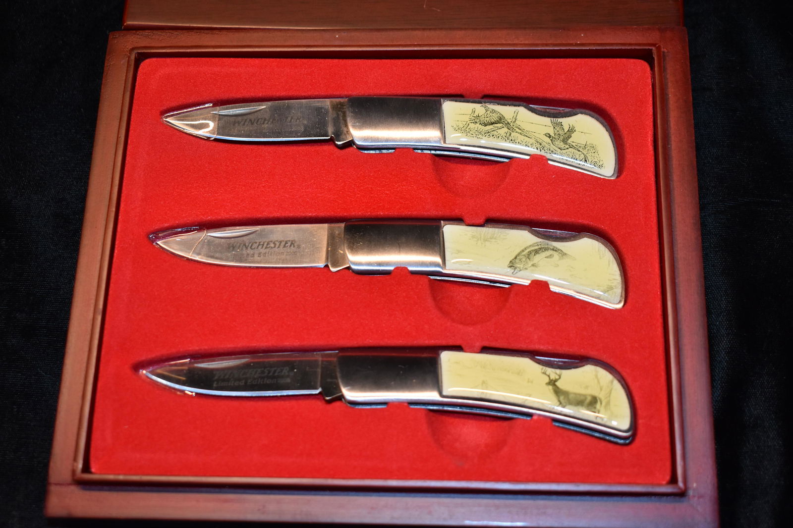 Winchester 2006 Limited Edition Wildlife Collector Knife Set: Winchester 2006 Limited Edition Wildlife Collector Knife Set. Pheasant, Deer and Bass pocket knife set in original manufacturers box. Never used (new condition). All 3 measure 6"