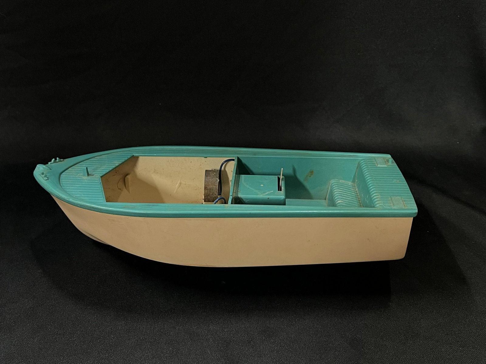 The Fleet Line Toy Motorized Boat (1 of 6)