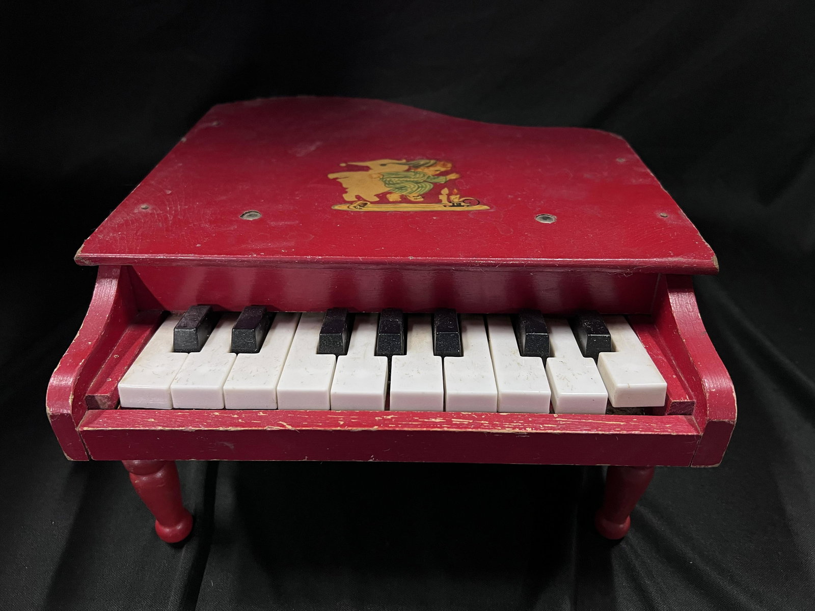 Vintage Baby Grand Toy Piano (1 of 7)