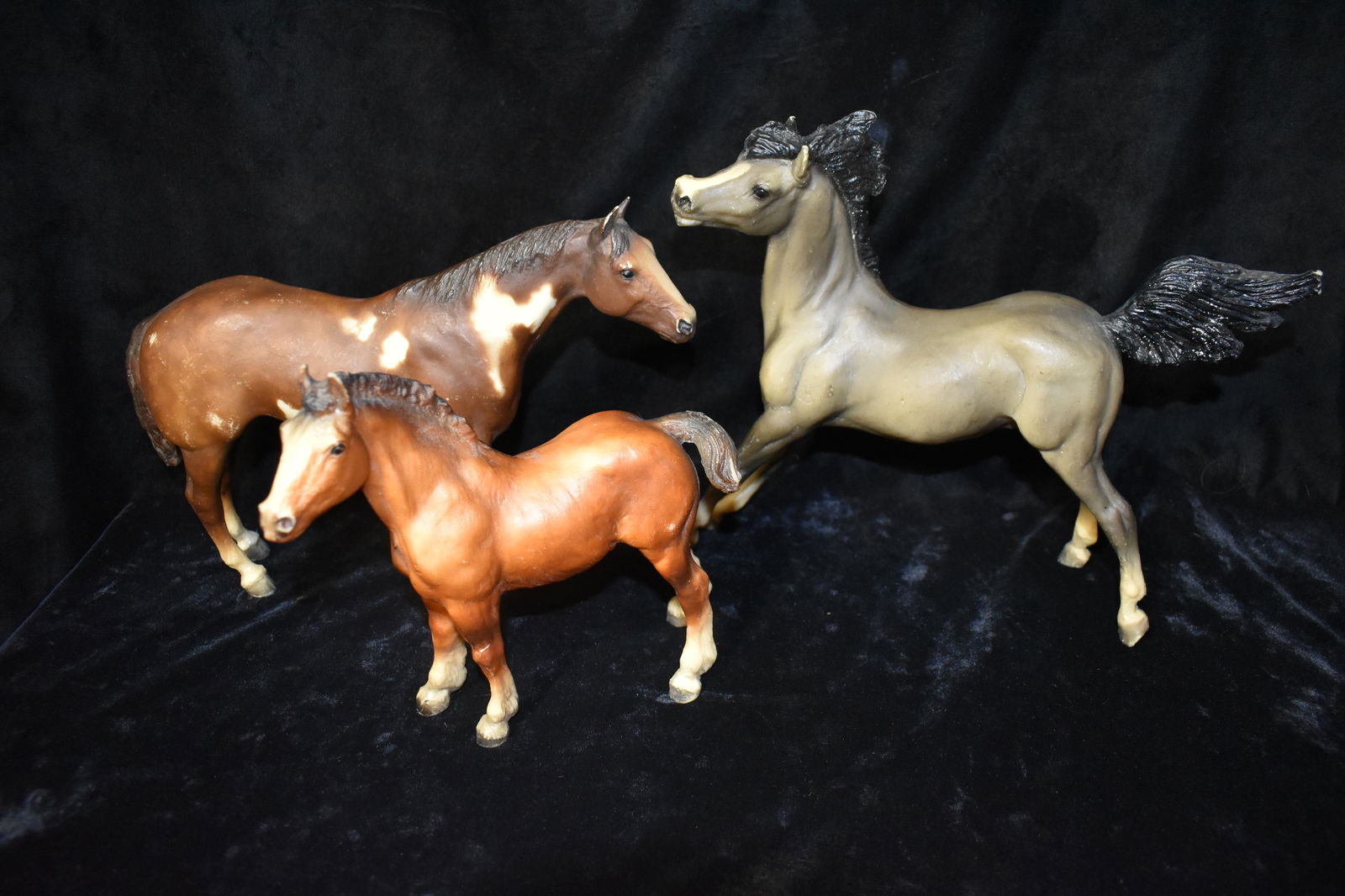 3 Vintage Hand Painted Breyers Horses 1:9 Scale (1 of 5)