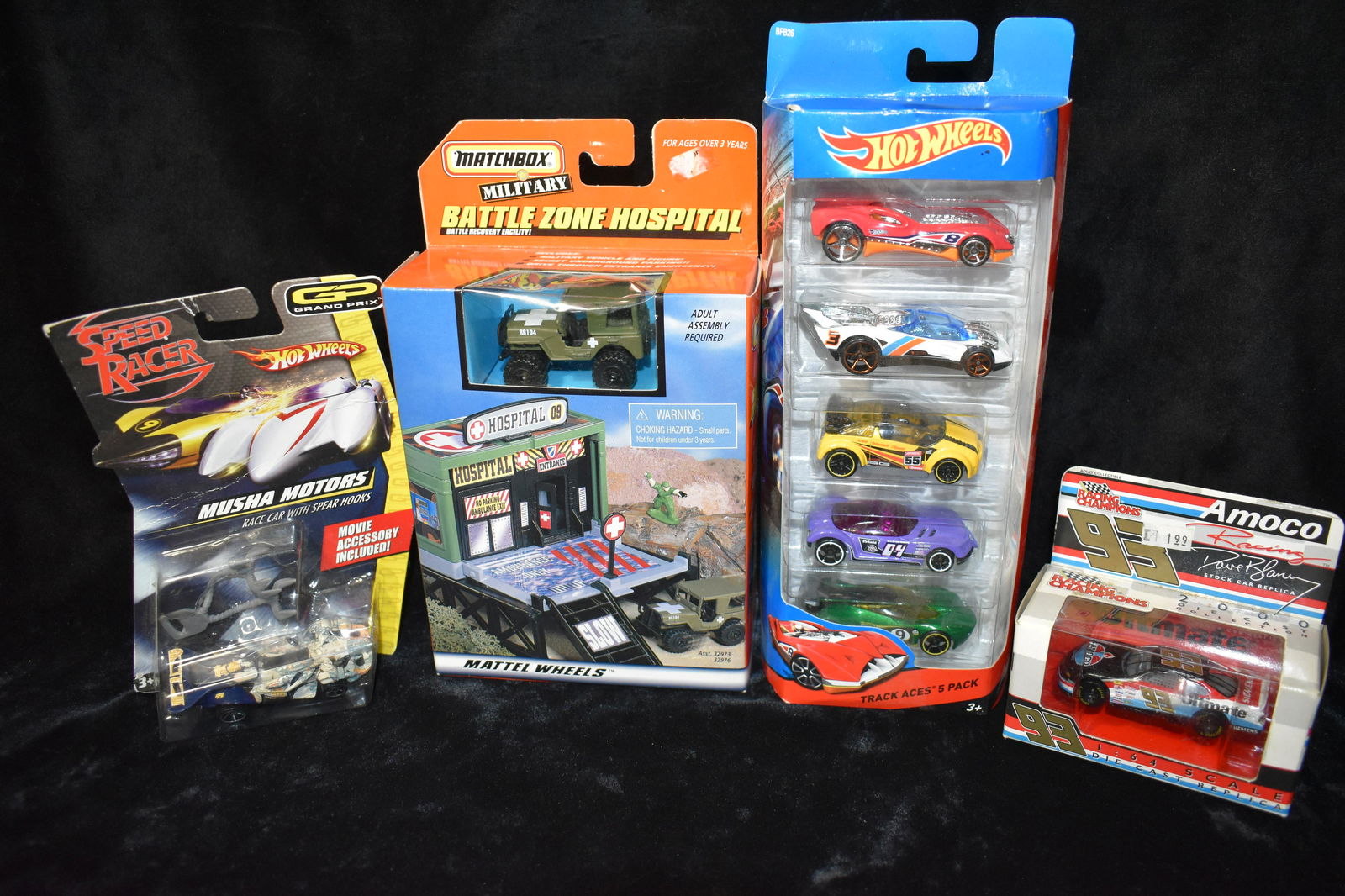 Matchbox & Hot wheels Lot New in the Box 1998 Battle Zone Hospital (1 of 3)