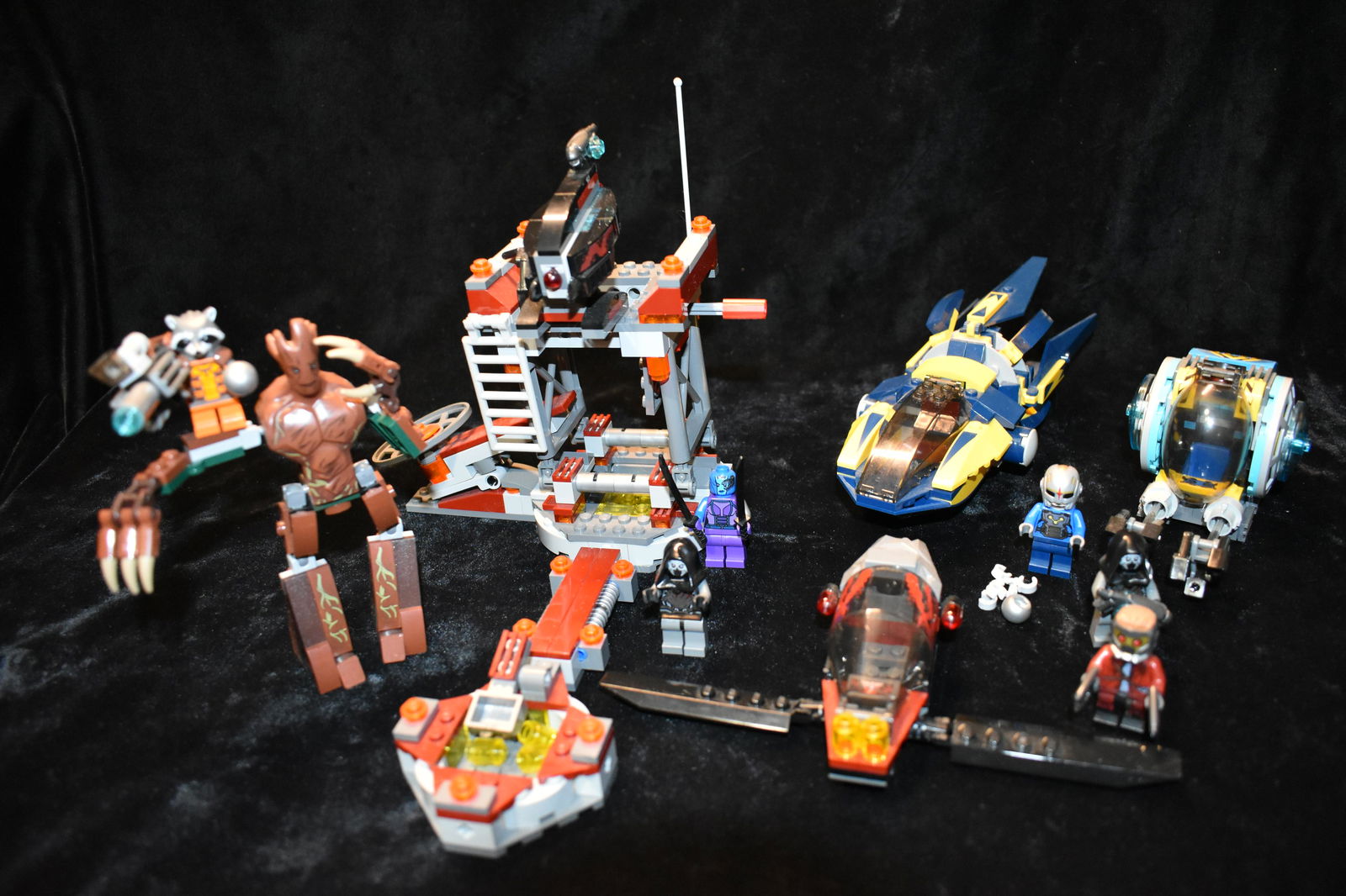 LEGO Guardians of the Galaxy - 76020 & 76019 Groot, Rocket, Starlord: Guardians of the Galaxy - Lego 76020 & 76109 Groot, Rocket, Starlord and two ships. Like new condition. Reviewed these pieces. Appear to have all of their components, characters and blocks. It is a lo