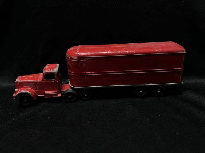 LN Ralstoy Vintage Truck and Trailer (0296) on Nov 20, 2022 North