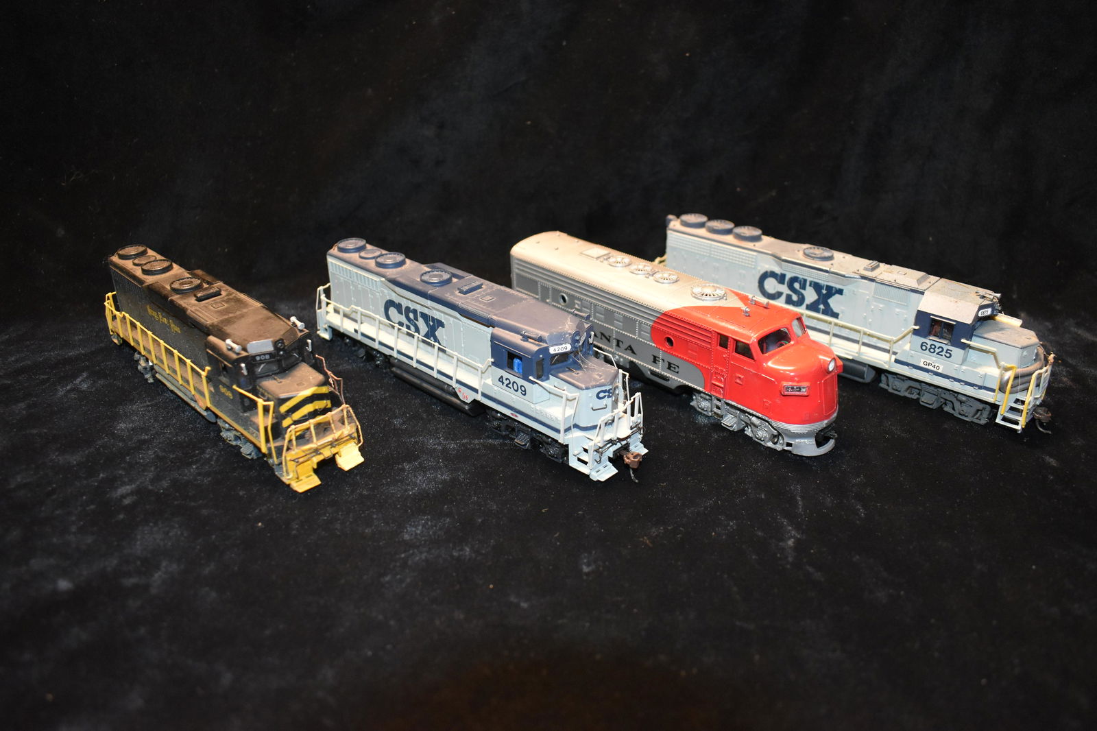 4 Electric Train Locomotives made by Bachmann (1 of 11)