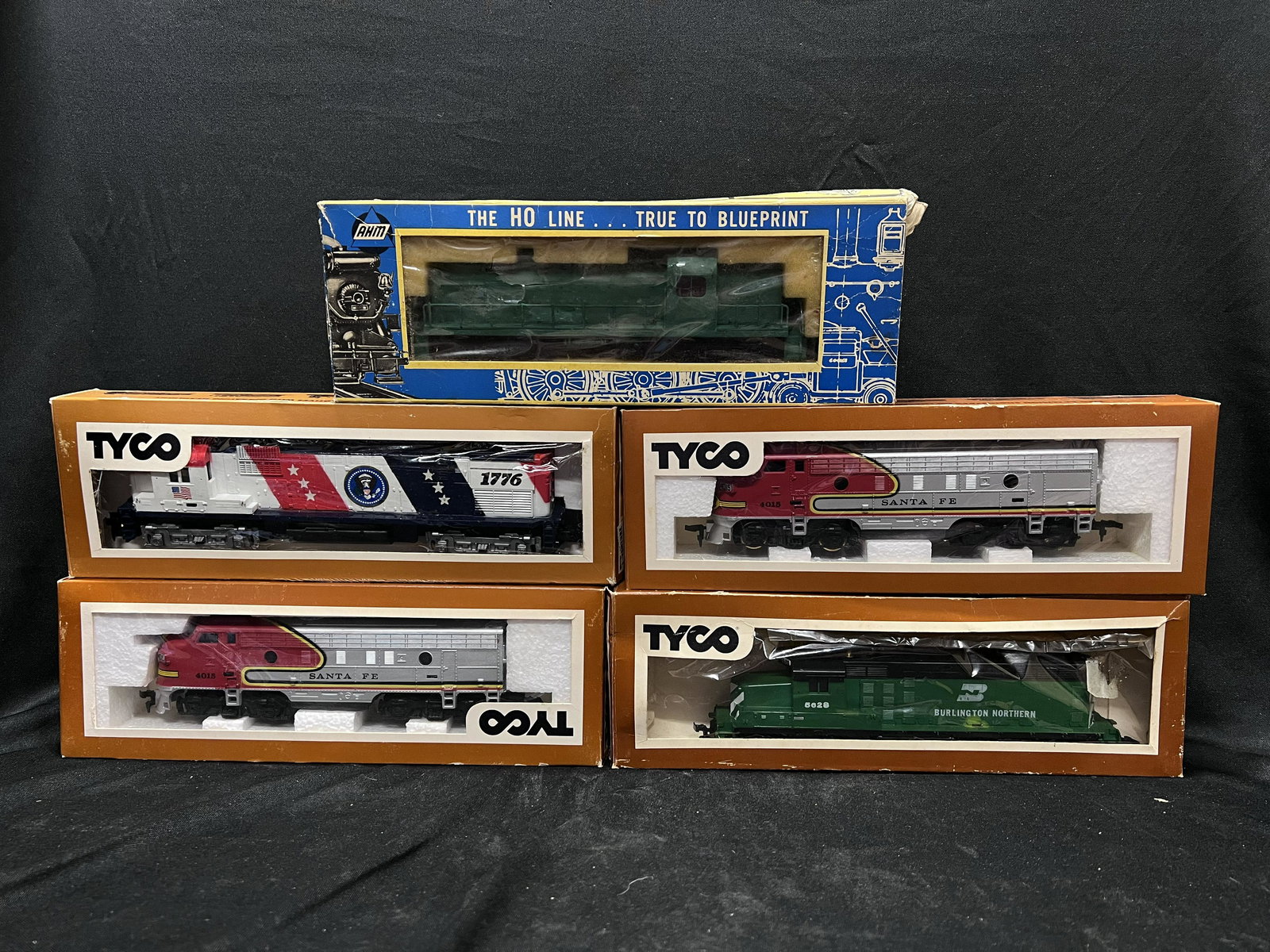 5 Toy Train Engines Brand New In The Original Packages (1 of 5)