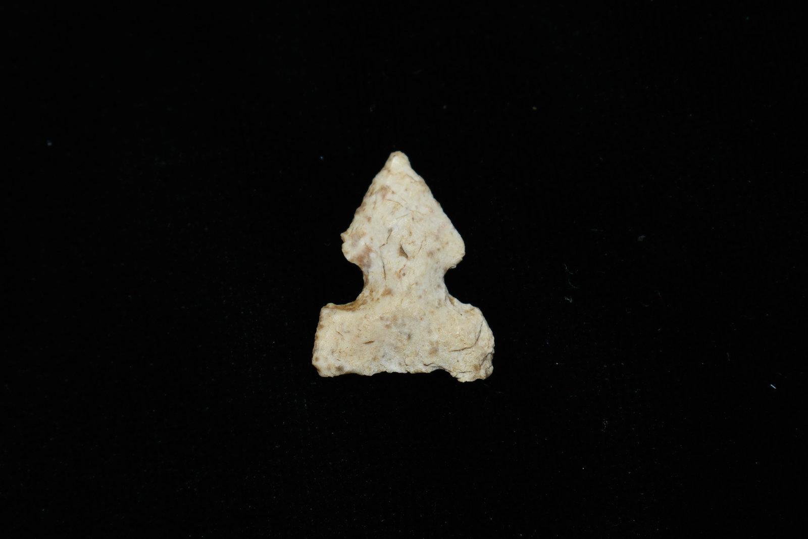 5/8" Cahokia Arrowhead found in Scotland Co., Mo by Rodney Gray (1 of 6)