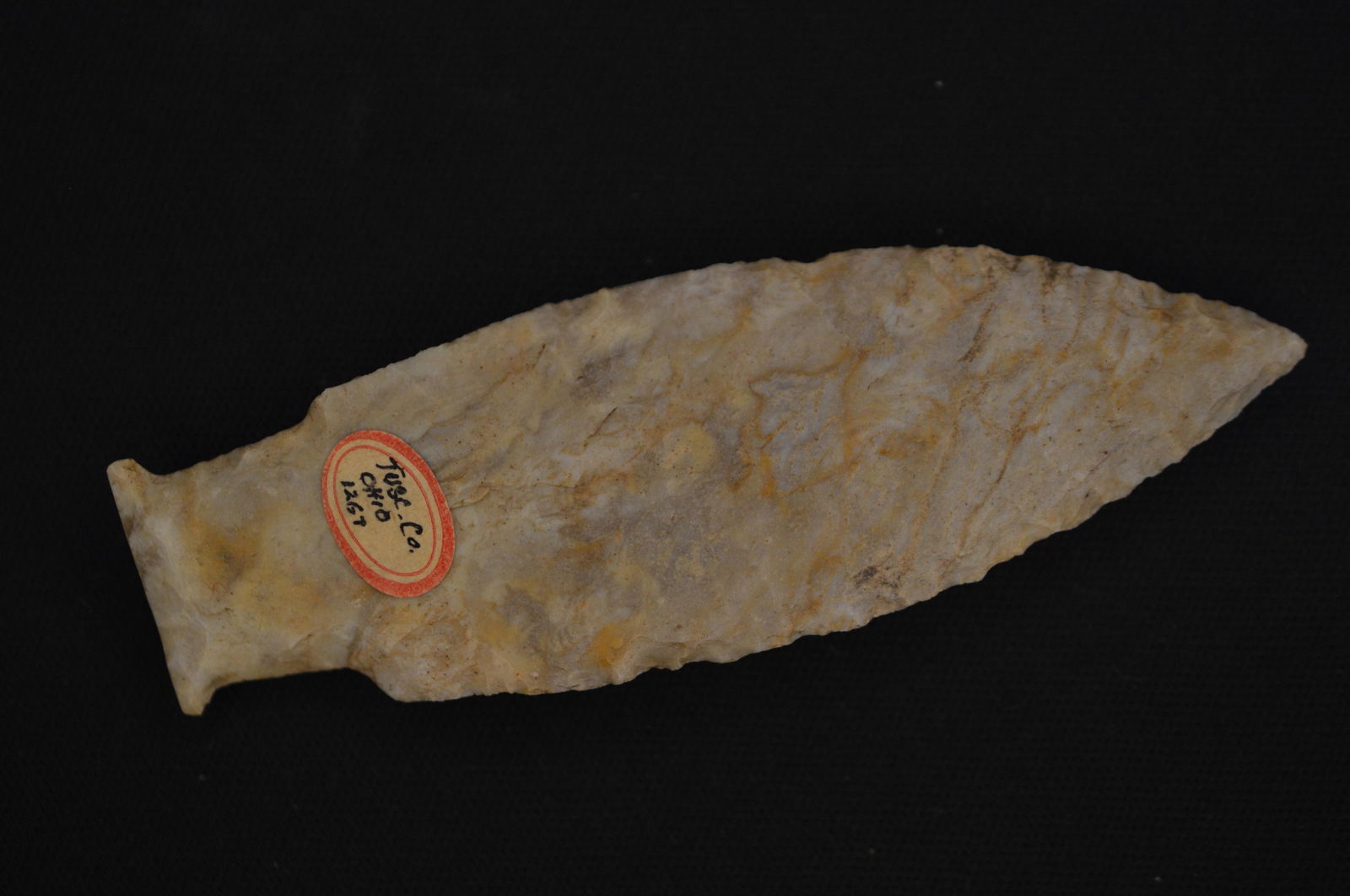 Stringtown 3 1/2" Arrowhead found in Tuscarawas Co. Ohio.  Ex: Jim Bennett, Steve Manos collections. (1 of 9)
