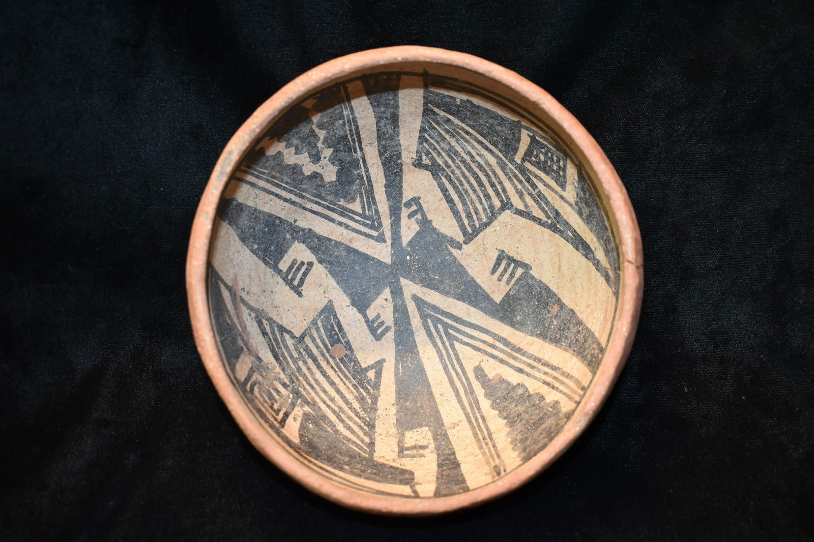 6 1/2" Outstanding Black and White Southwestern Pottery Bowl (1 of 8)