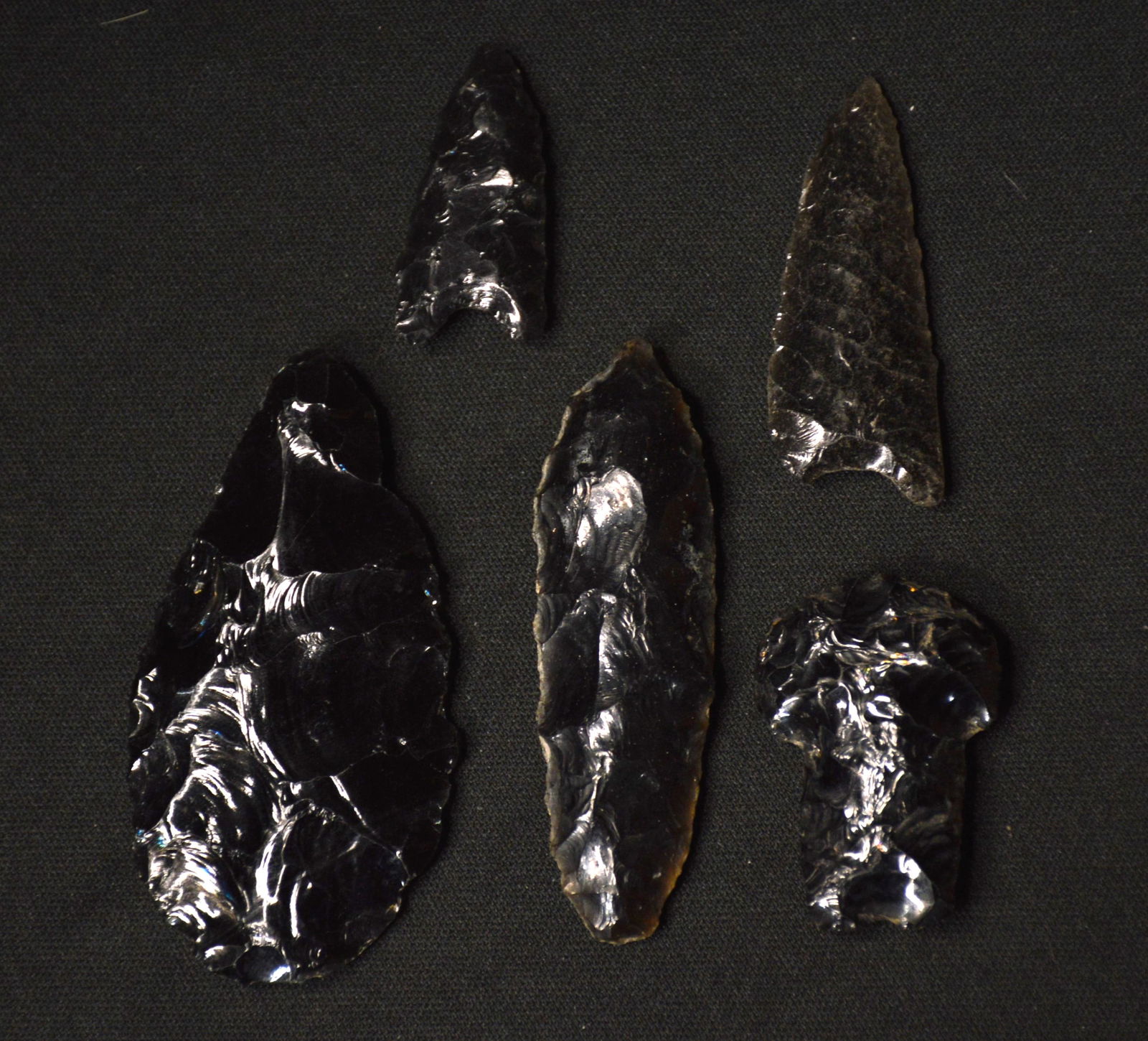 5 Very Well Made Obsidian Arrowheads Found in California Longest is 2 3/4". (1 of 3)