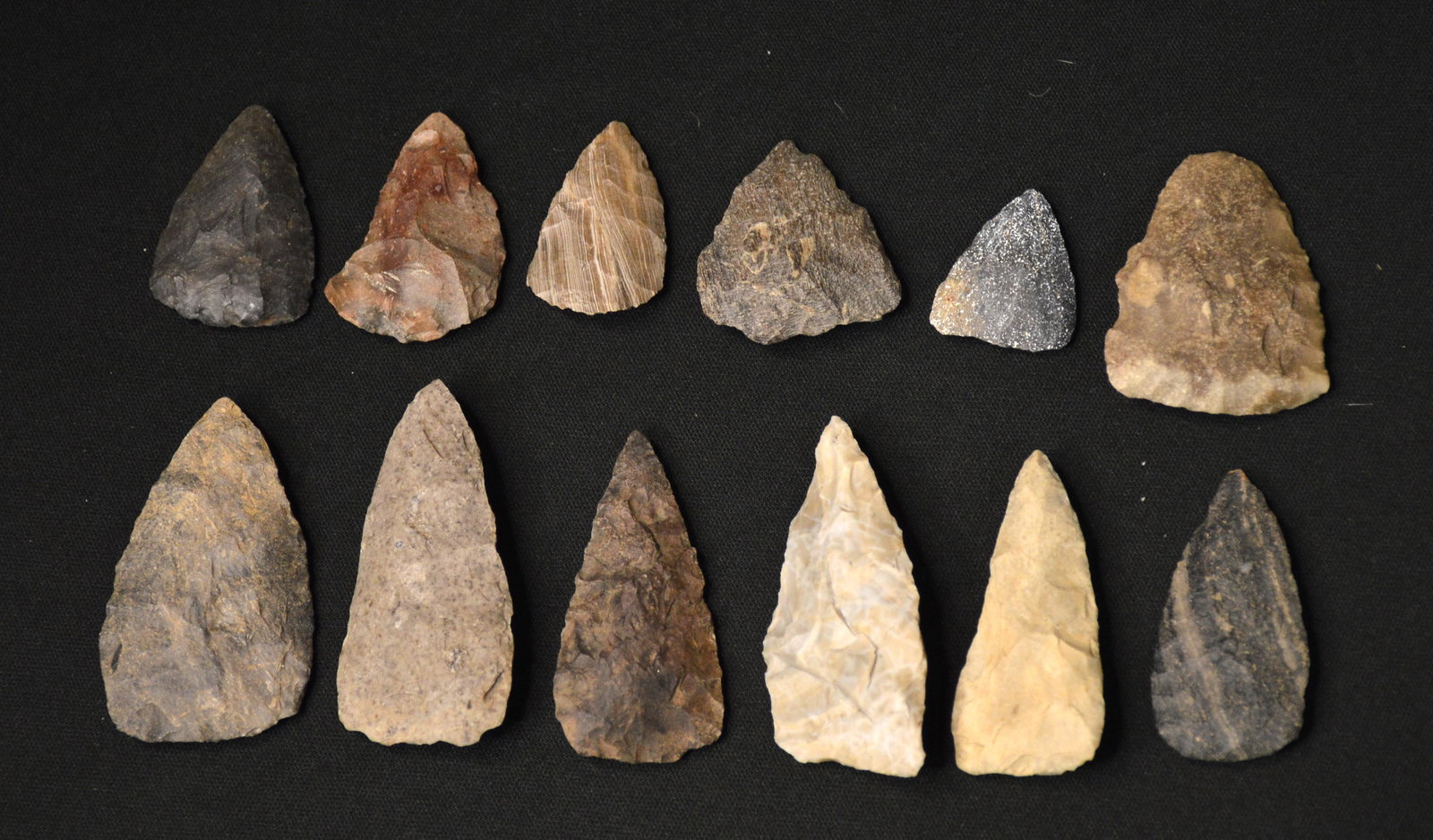 12 Triangle Arrowheads Found in Ohio Longest is 2 3/8" Ex: John Bennett Collection. (1 of 4)