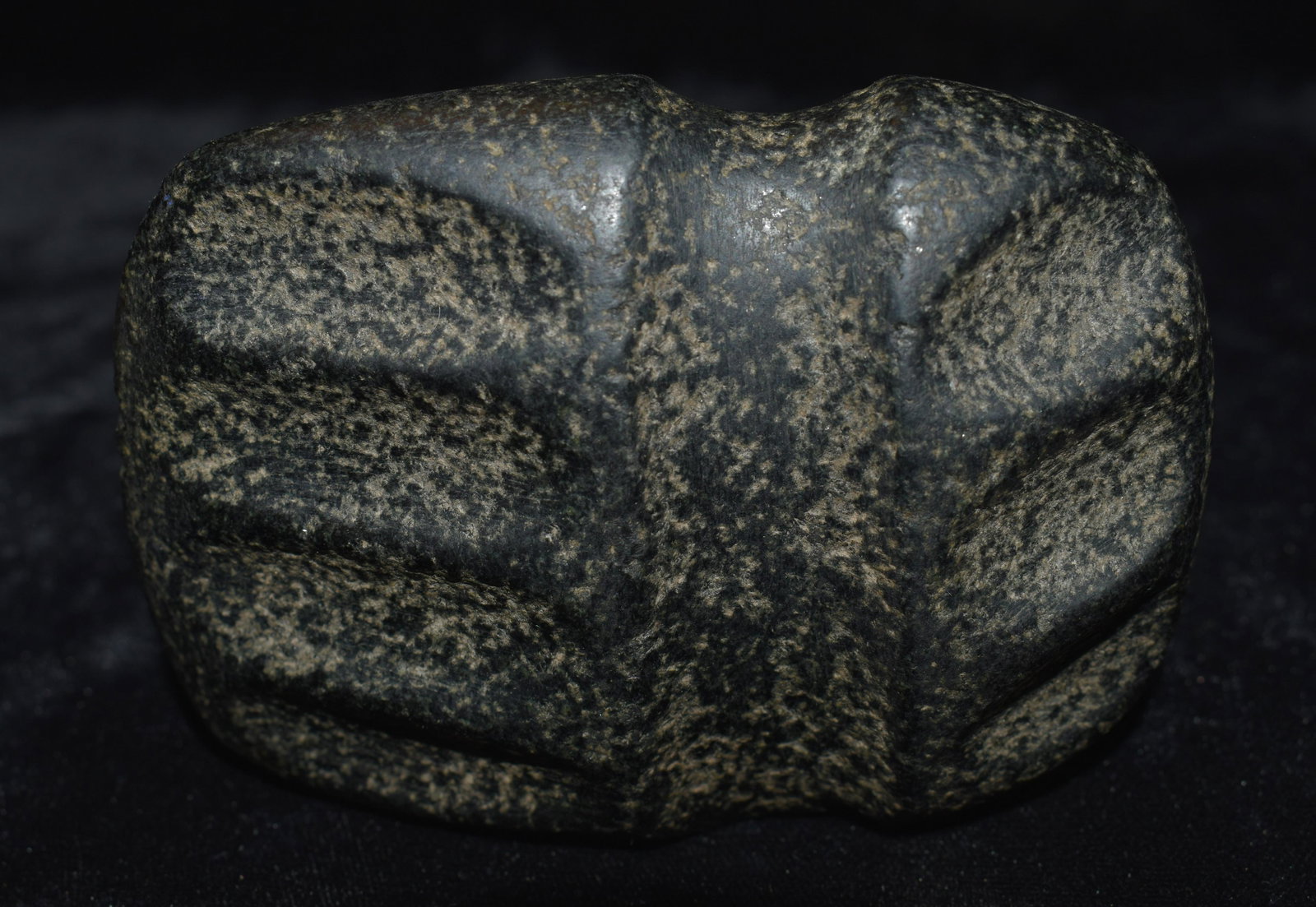 3 5/8" Attractive Modern 3/4 Grooved Fluted Axe (1 of 7)