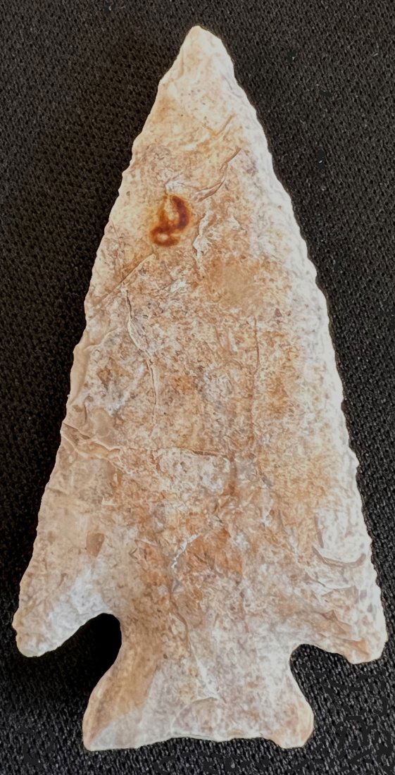 2 1/8" Apple Creek Arrowhead found in Shelby Co. Missouri. (1 of 8)