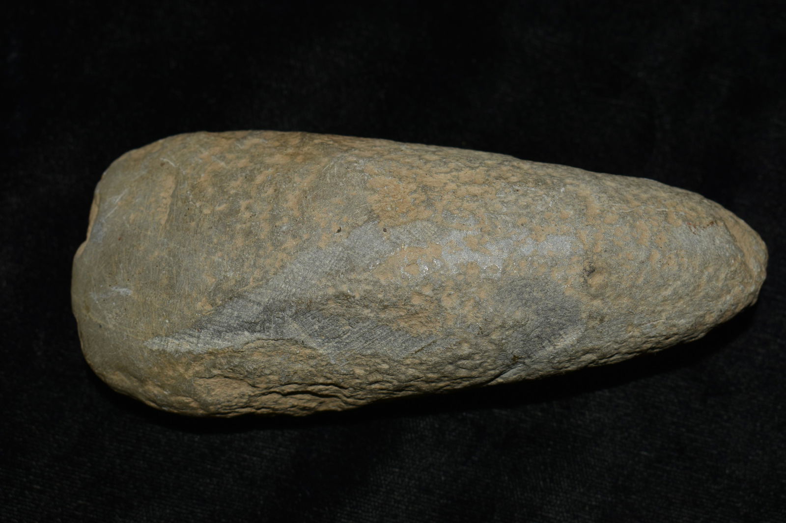 5" Granite Celt found in SE Iowa: 5" Granite Celt found in SE Iowa. Ex Tom Ryan Collection.