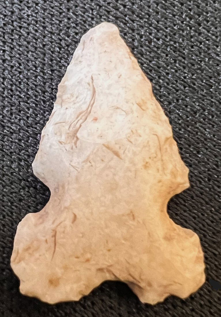 13/16" Cahokia 3 Notched Bird point Found in Madison Co. Illinois Ex: Steve Manos Collection. (1 of 6)