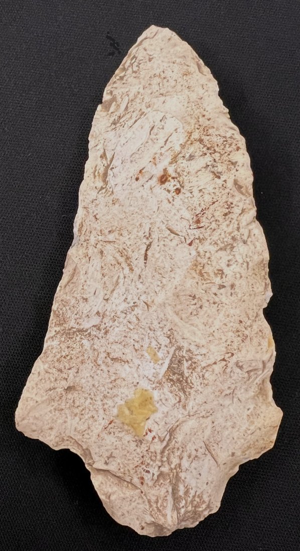 4 13/16" Gary Arrowhead found in Illinois.: 4 13/16" Gary Arrowhead found in Illinois.