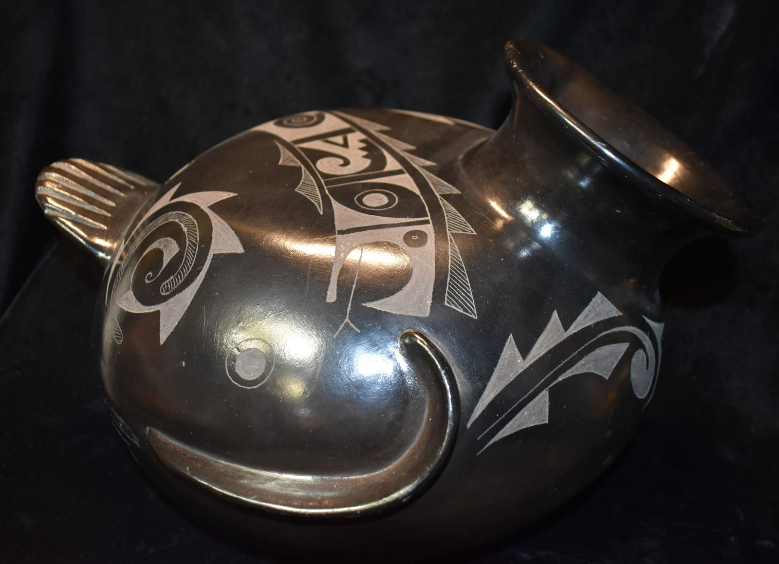 Elaborate Black Clay SQUAT BIRD Vase/ POT, Signed by Artist R. Mateos (1 of 8)