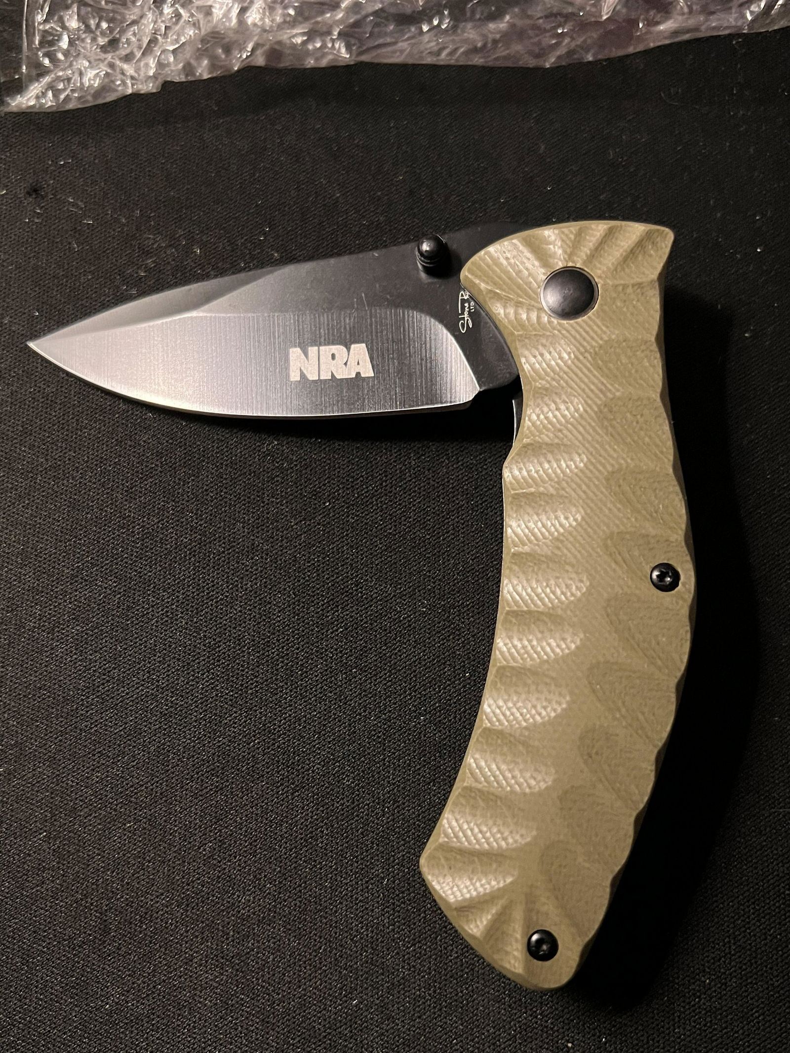 NRA CM1300849 Green Coyote Pocket Knife New in the original box. (1 of 4)