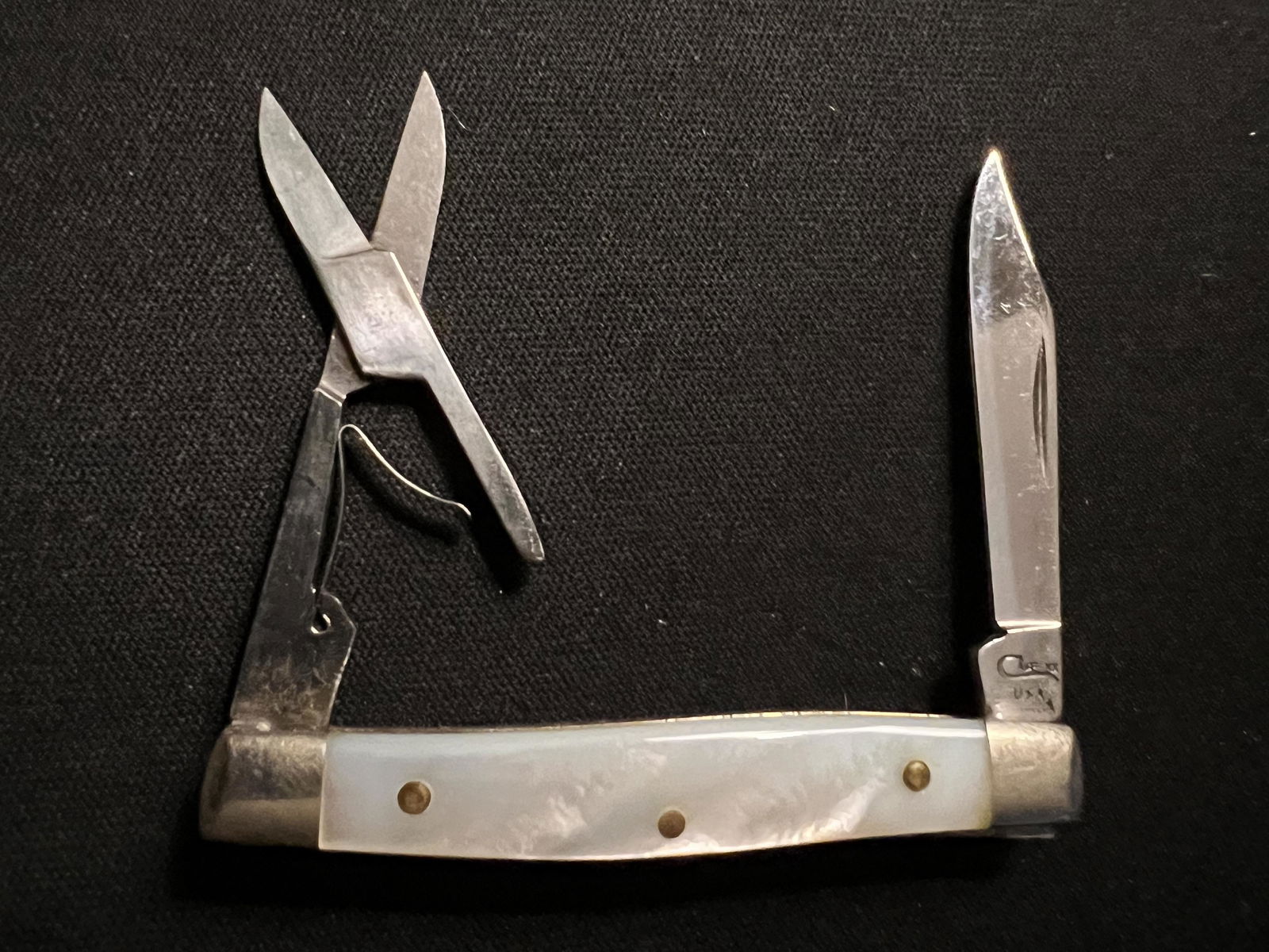 Case XX 8233 Pen Mother of Pearl Handle 1972 Pocket Knife. (0522) on