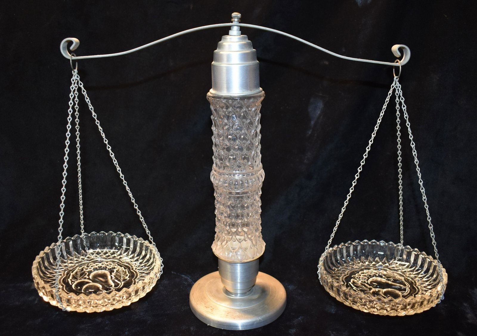 Vintage Crystal Scales of Justice or Balance Scales: Vintage Crystal Scales of Justice or Balance Scales. Metal looks like aluminum but may be a French Brass that looks similar. Base has a minor indention on one side as shown in photo. This scale measur