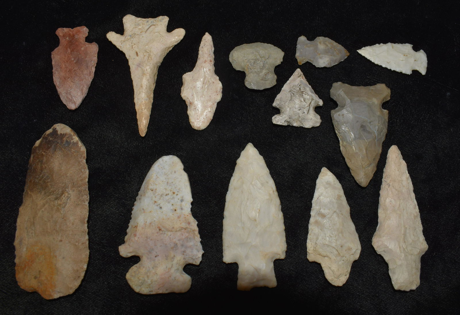 Group of 14 Rechipped or Modern Arrowheads 1 1/8" to 3 3/8" (1 of 2)