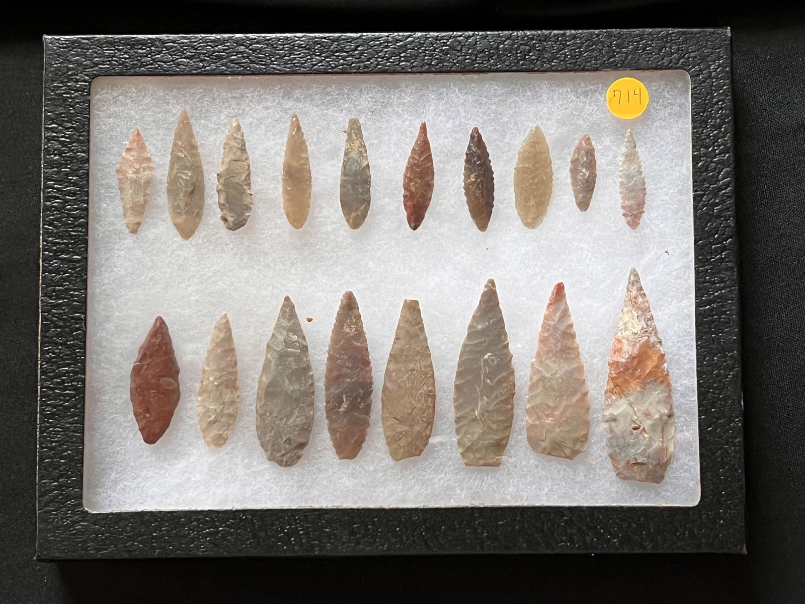 Case of 18 Neolithic Arrowheads.  The 6" x 8" case is included. (1 of 4)