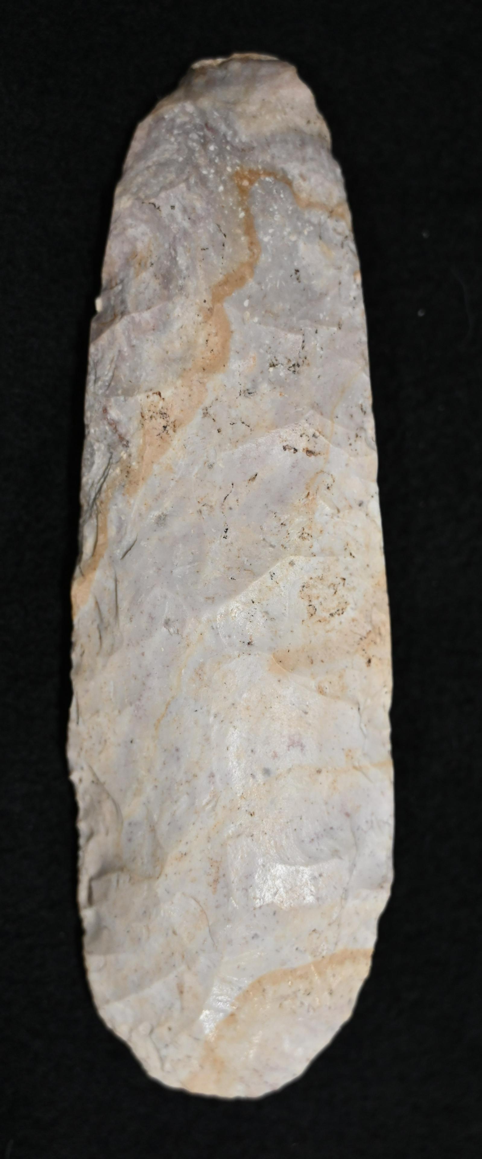 6 1/16" Sedalia Digger with great color & polish Found in Pettit Co. Missouri. (1 of 8)