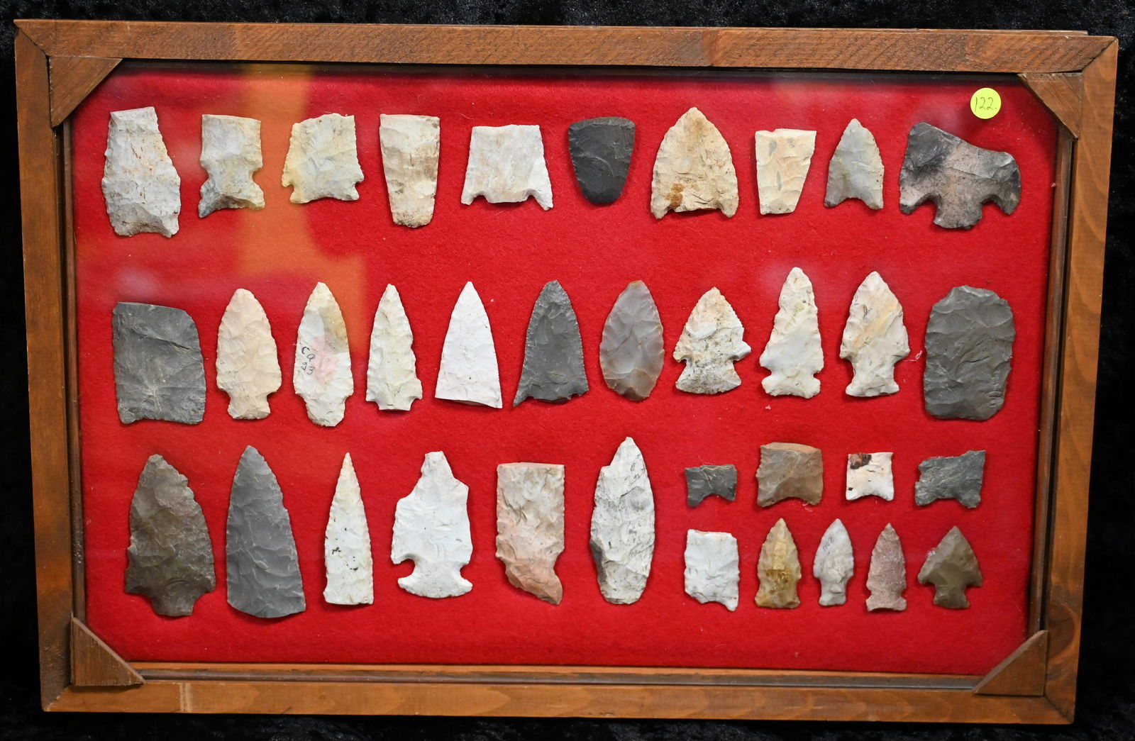 36 Arrowheads in a Display Case Found in the Midwest (1 of 5)