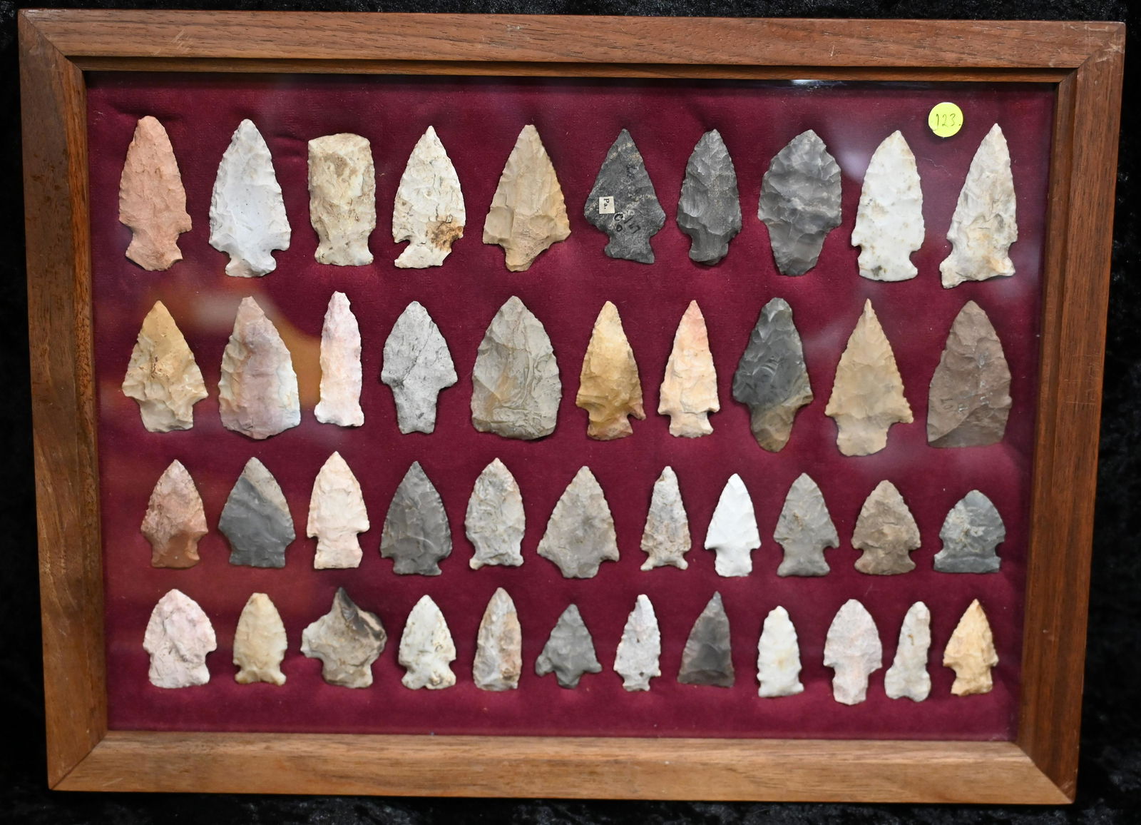 43 Arrowheads in a Display Case Found in the Midwest (1 of 5)